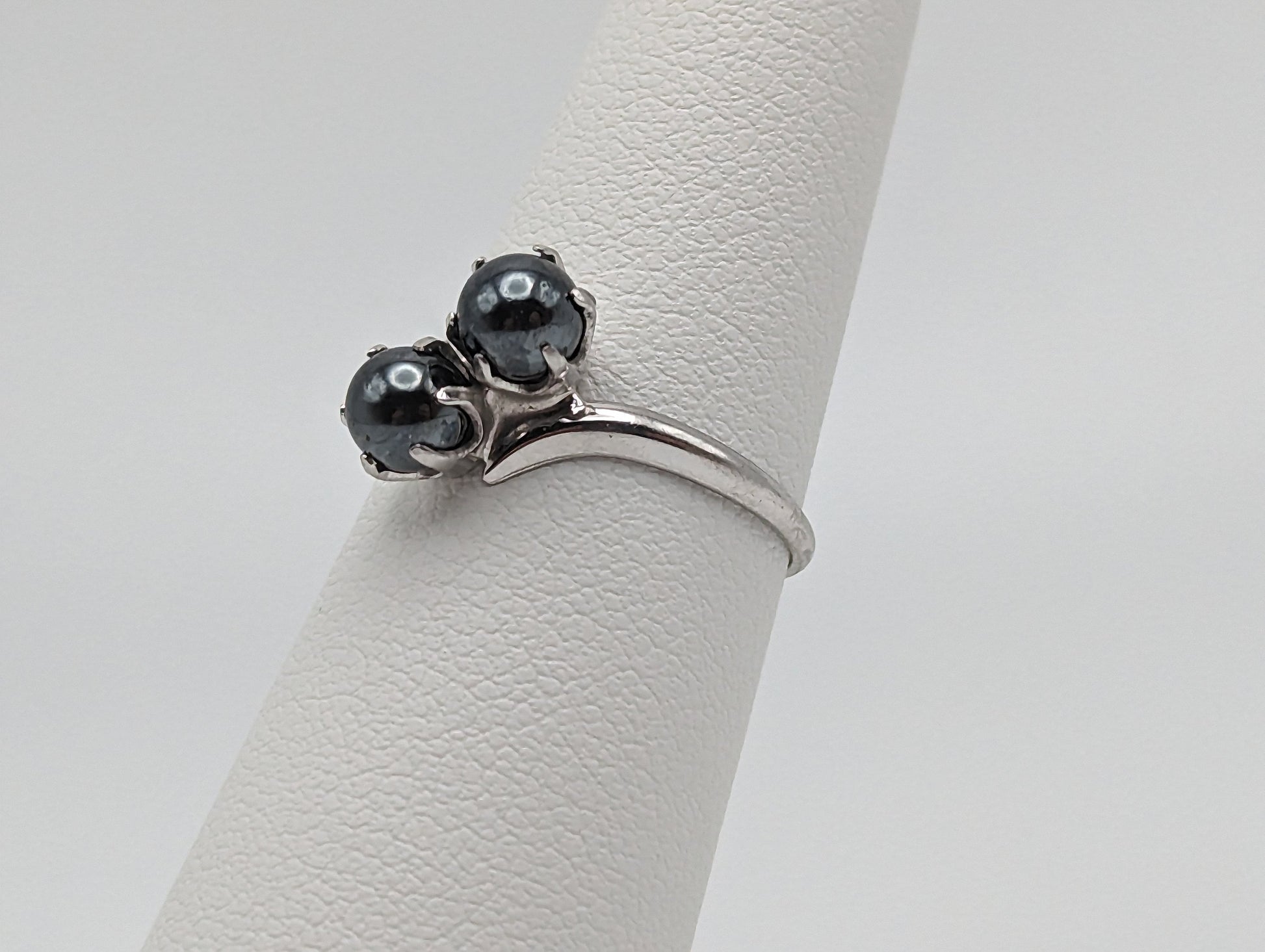 Vintage 1950s 10k White Gold Double Hematite Bypass Ring. Hematite Bead Ring. Hematite McGrath Hamin Hematite Bead Ring. Promise Ring