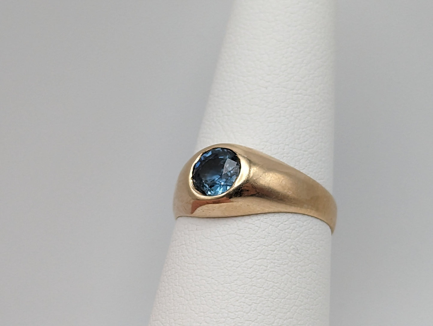 Vintage Heavy 5.8gr 10k Topaz Pinky Ring. Bezel Set Topaz Ring. 10k Yellow Gold Topaz Ring. Mens Pinky 10k Vintage Ring Topaz Statement Ring