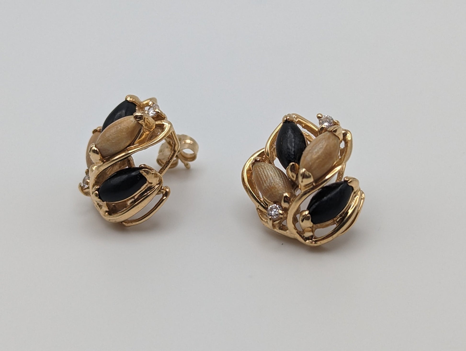 Vintage Unique 14k Yellow Gold Black Onyx & Wood Jasper Wheat Earrings. Multi Gem 14k Yellow Gold Wheat Earrings.