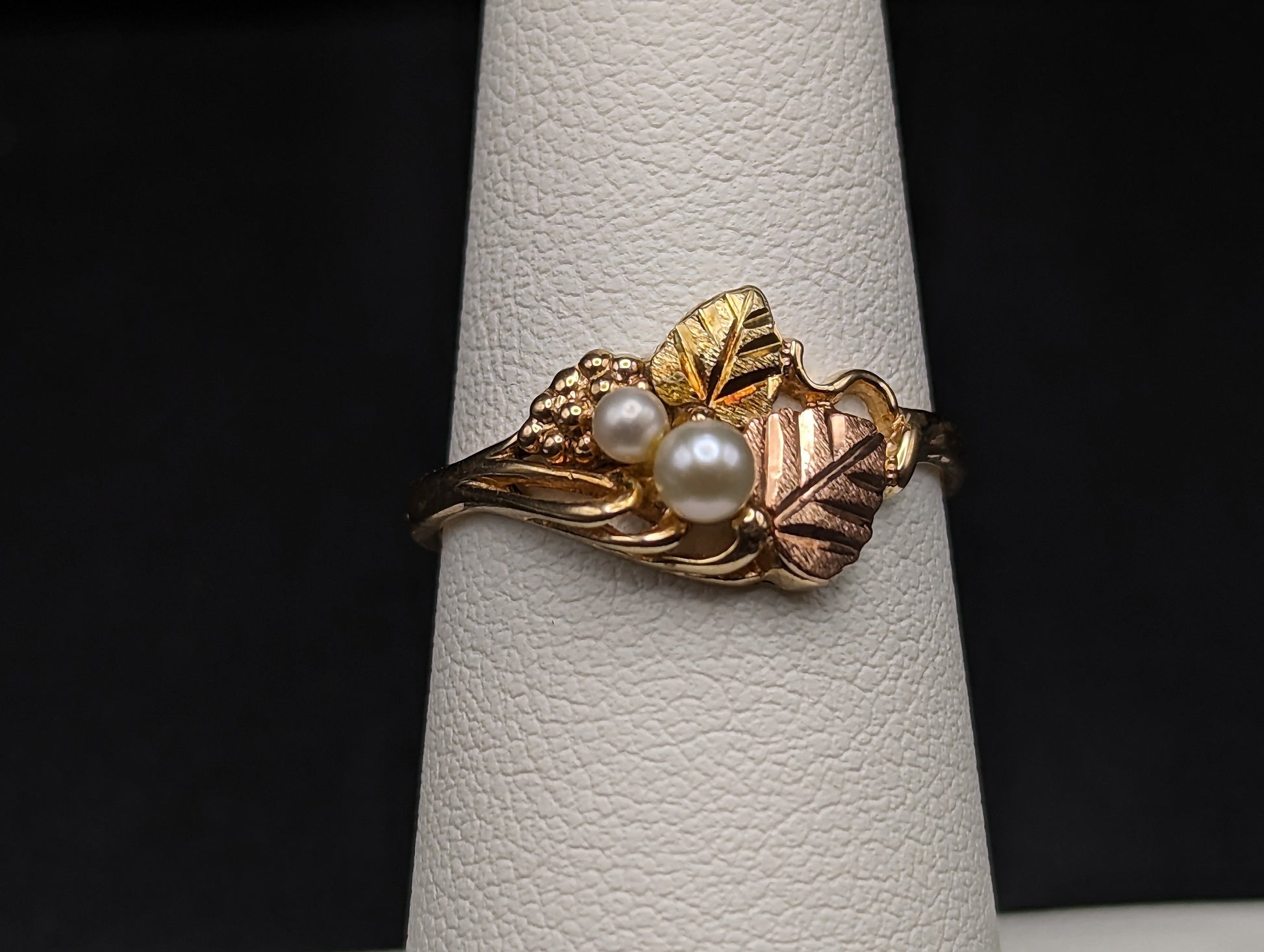 10k Landstroms Black Hills Gold Tri Colored 10k Leaf Pearl Vine Ring. Womens Blacks Hills Trio Gold Pearl Vine Ring. Pearl Vine Ring.