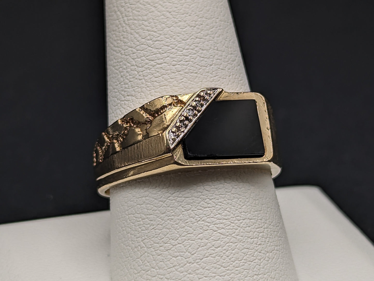 Vintage 5.7gr Yellow Gold 10k Rectangle Black Onyx and Diamond Nugget Ring Midnight Black Onyx Diamond Ring. 10k Diamond Onyx Signet Ring