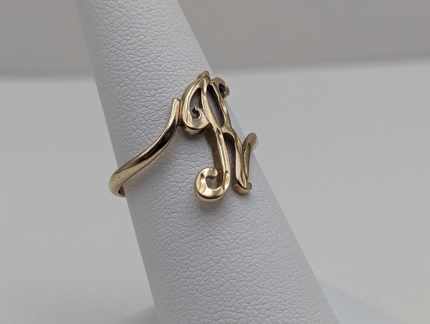 10k Solid Yellow Gold Initial K Letter Ring. 10k Cursive K Intial Ring. 10k Yellow Gold K Ring.