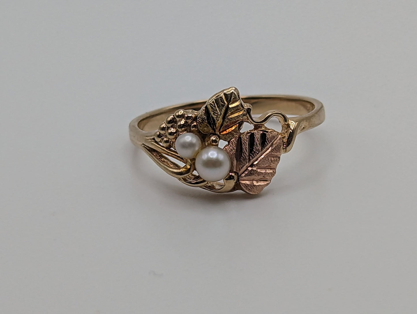 10k Landstroms Black Hills Gold Tri Colored 10k Leaf Pearl Vine Ring. Womens Blacks Hills Trio Gold Pearl Vine Ring. Pearl Vine Ring.