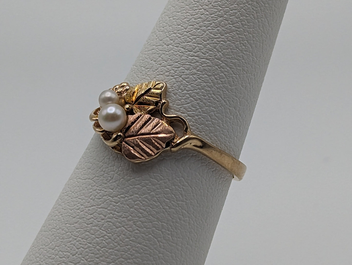 10k Landstroms Black Hills Gold Tri Colored 10k Leaf Pearl Vine Ring. Womens Blacks Hills Trio Gold Pearl Vine Ring. Pearl Vine Ring.