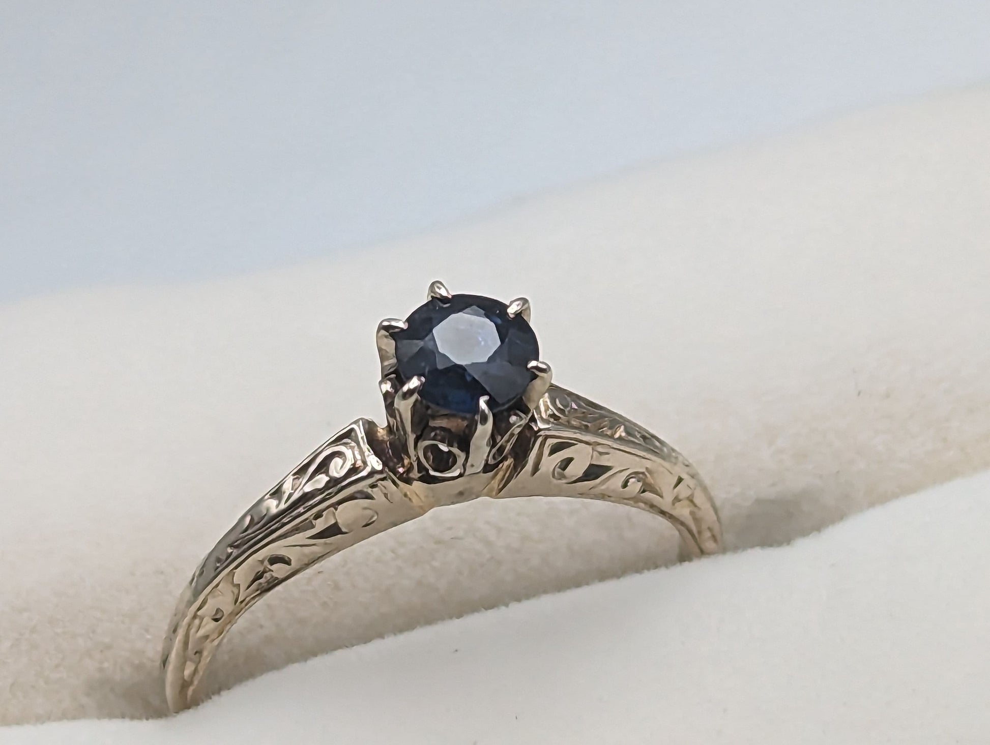 1920s Era of Art Deco 14k White Gold with Blue Sapphire Ring in High Cathedral setting 14k Gold Filigree Design.