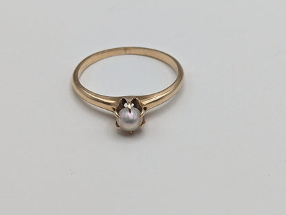 Yellow Gold 14k Vintage Pearl Ring. 14k Yellow Gold Vintage Womens Pearl Ring. 10K Solitaire Pearl Ring. Engagement Pearl Ring.