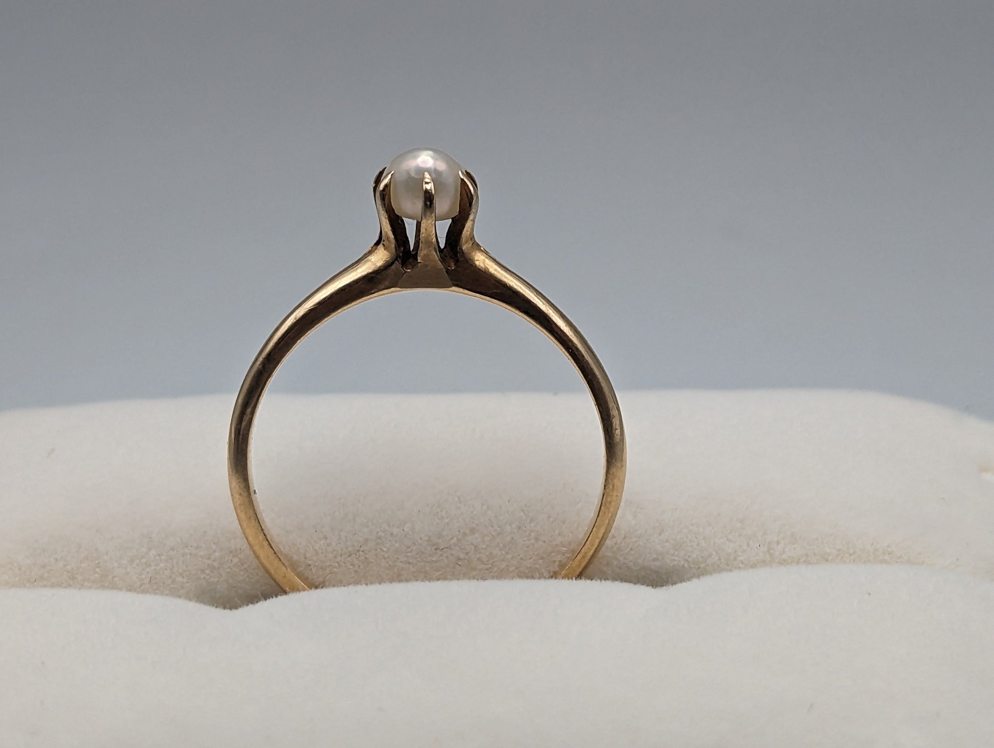 Yellow Gold 14k Vintage Pearl Ring. 14k Yellow Gold Vintage Womens Pearl Ring. 10K Solitaire Pearl Ring. Engagement Pearl Ring.