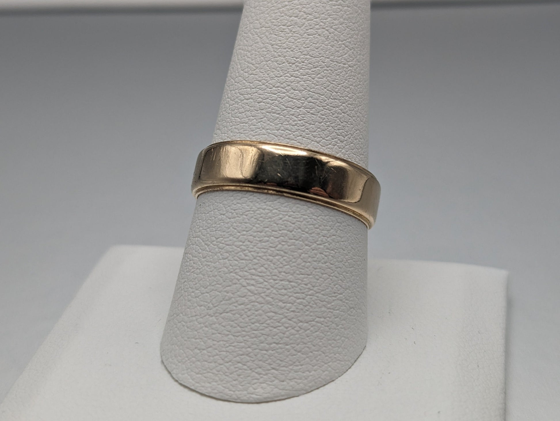 14k Vintage Yellow Gold Plain Wedding Band. 14k Yellow Gold Engagement Band. Anniversary Yellow Gold Ring. 14k Comfort Fit Wedding Band.