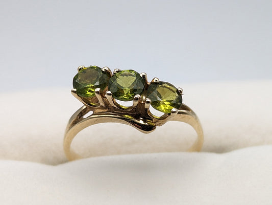 Yellow Gold 10k Three Stone .75 ct Peridot Ring. Womens Peridot Yellow Gold Ring. Green Peridot Ring. Promise Ring