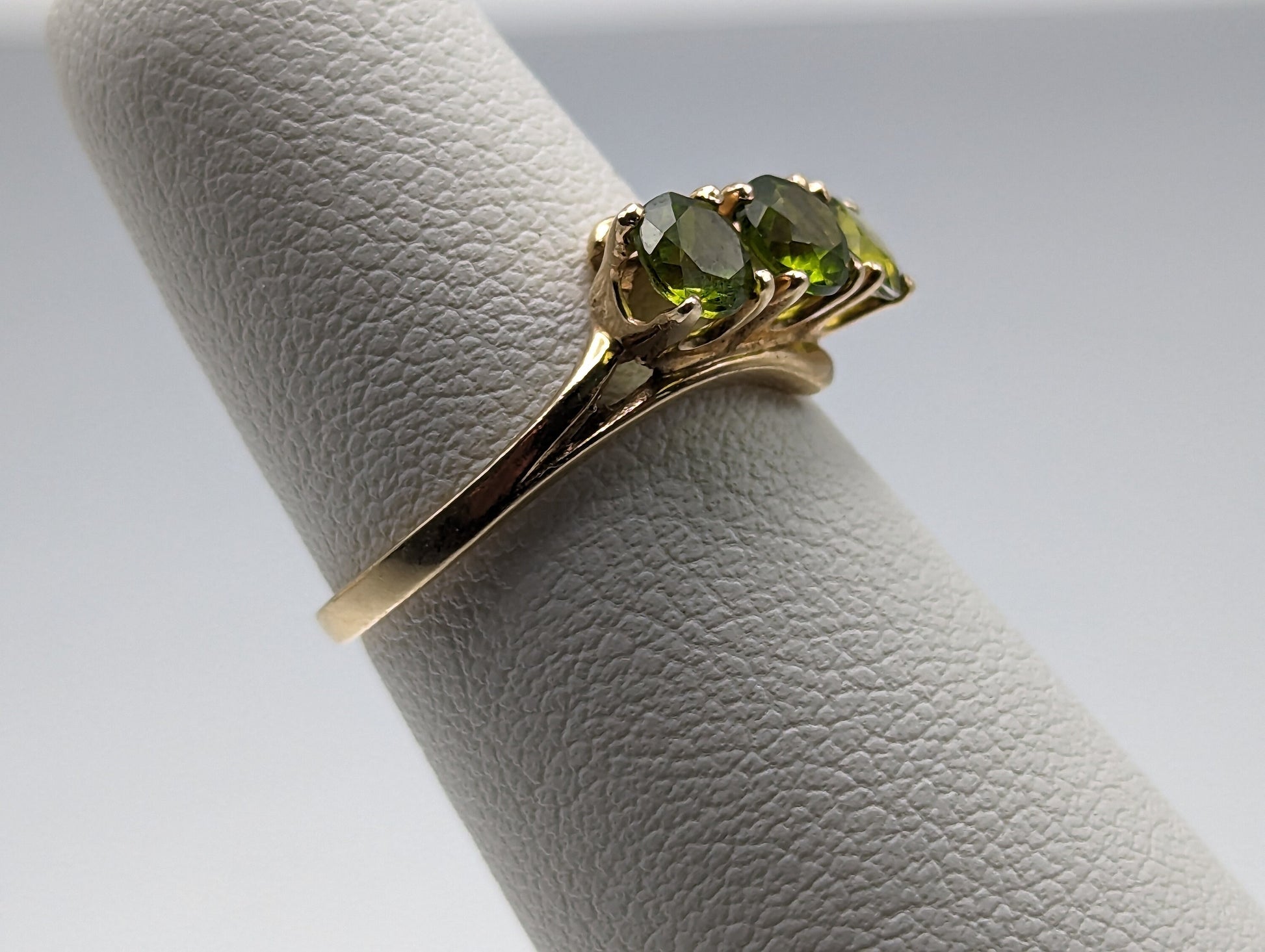 Yellow Gold 10k Three Stone .75 ct Peridot Ring. Womens Peridot Yellow Gold Ring. Green Peridot Ring. Promise Ring