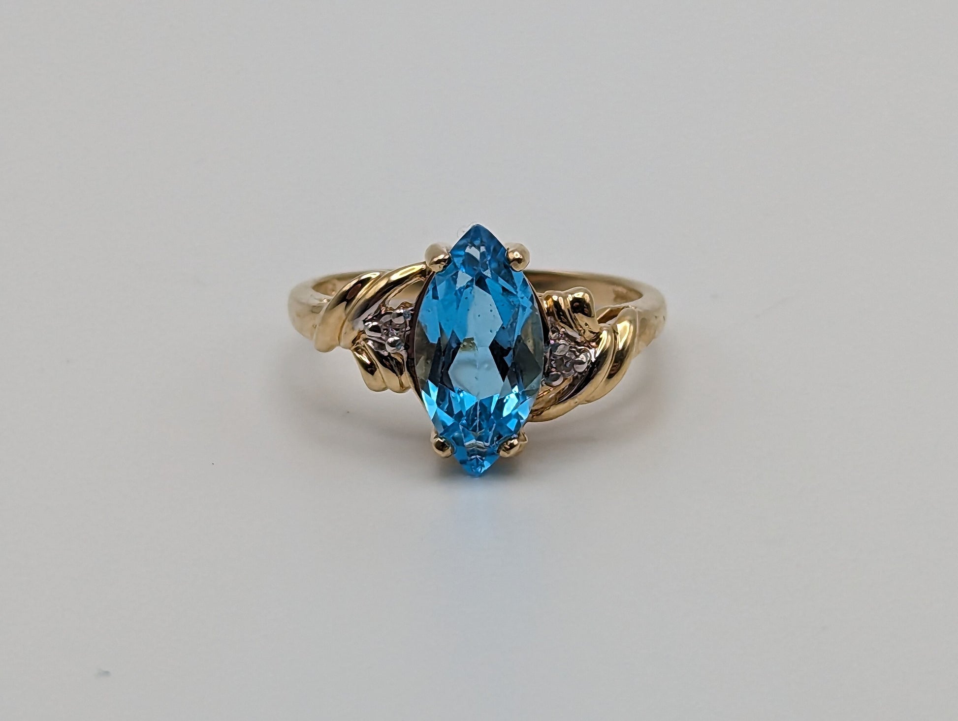 Vintage 14k 1.5ct Swiss Blue Topaz Diamond Ring. 14k Yellow Gold Womens Swiss Blue Topaz Diamond Ring. Swiss Blue Topaz Marquise 14k Band.