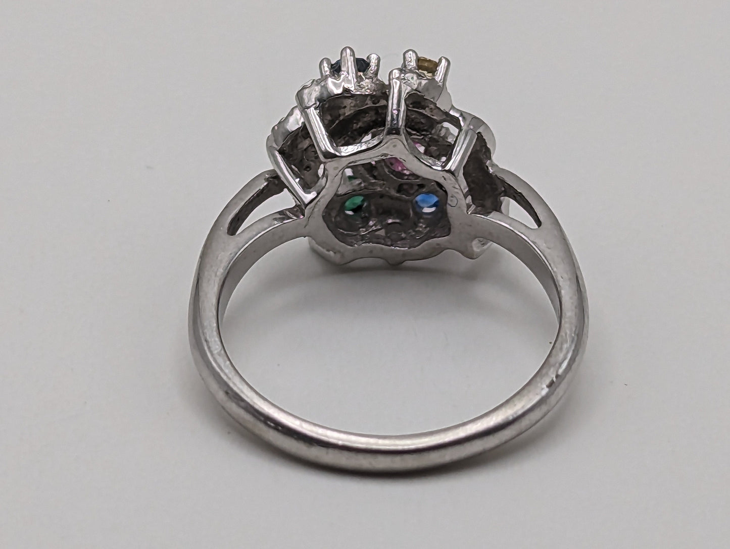 10k White Gold Vintage Mothers Ring. 10k White Gold Multi-Gem Cluster Band. 10k Gemstone Cluster Flower Ring.