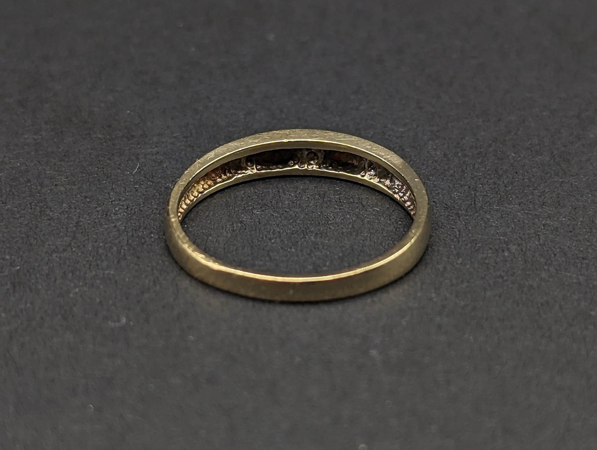 Antique 10k Yellow Gold 3 Diamond Anniversary Band. 10k Yellow Gold Wedding Ring. 10k Womens Yellow Gold Anniversary Band.