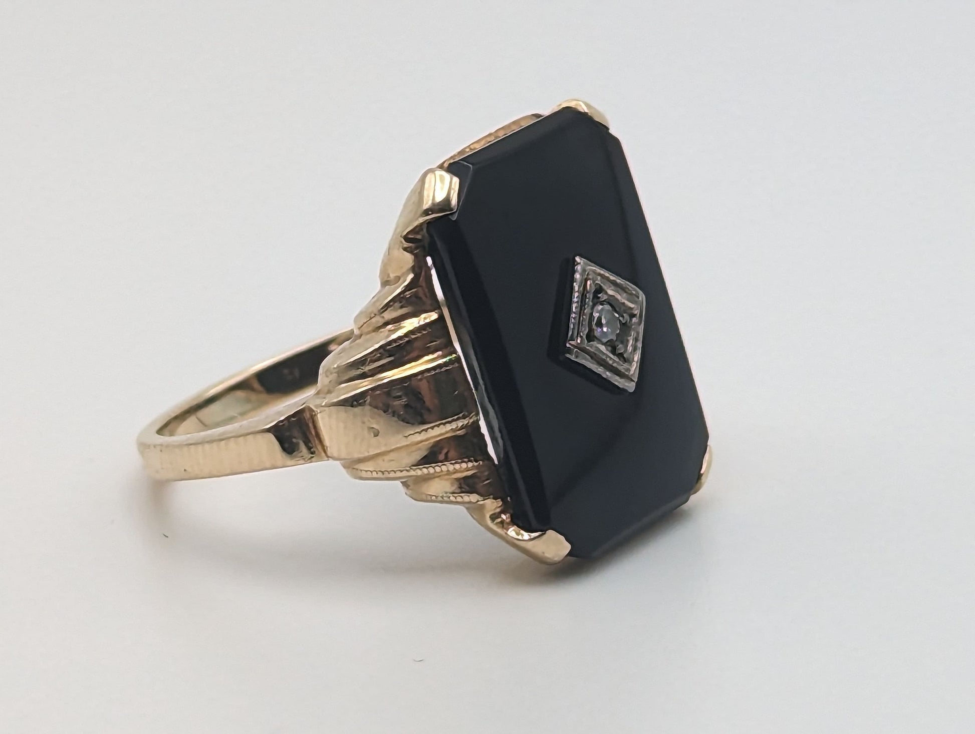 Vintage 4.5gr Yellow Gold 14k Rectangle Black Onyx and Diamond Ring Midnight Black Onyx Diamond Ring. 14k Vintage Diamond Onyx Art Deco Ring