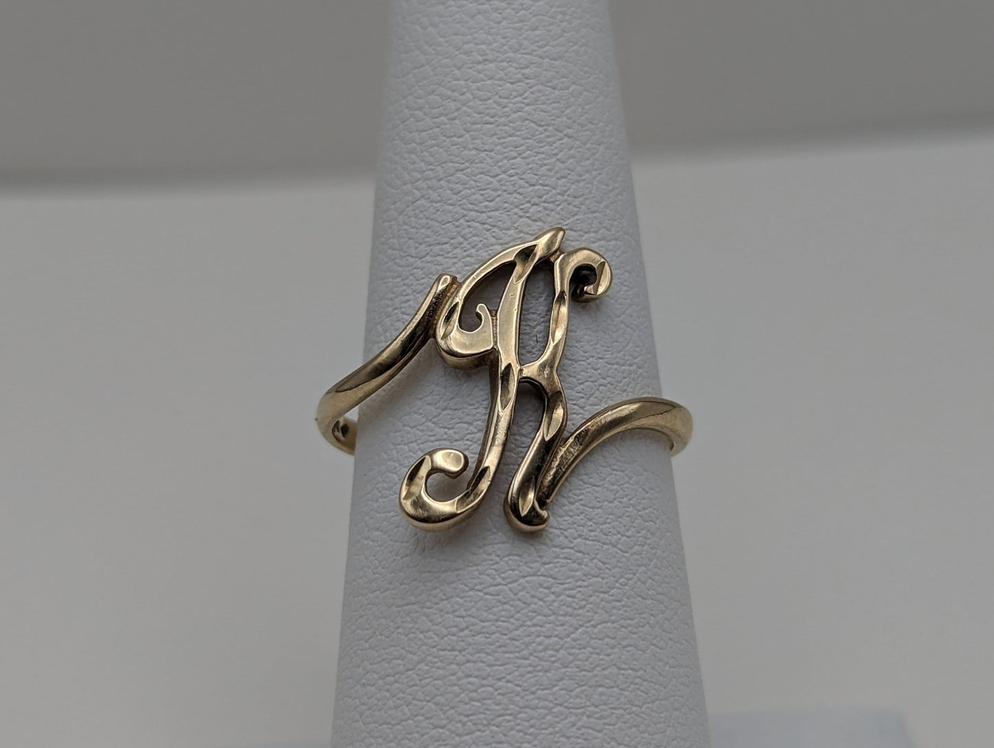 10k Solid Yellow Gold Initial K Letter Ring. 10k Cursive K Intial Ring. 10k Yellow Gold K Ring.