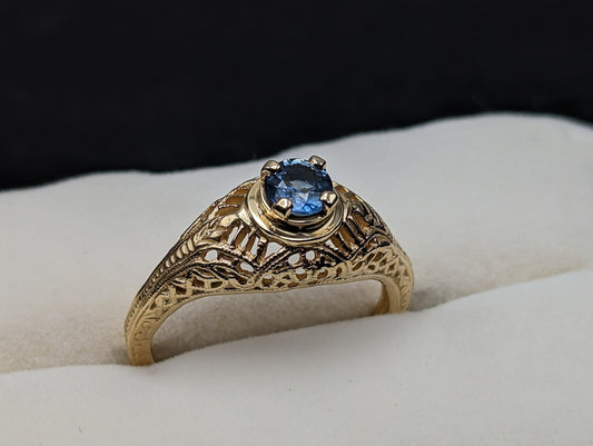 14k Yellow Gold Blue Sapphire Filigree Ring. 14k Sapphire Ring. 14k Solitaire Sapphire Yellow Gold Ring.