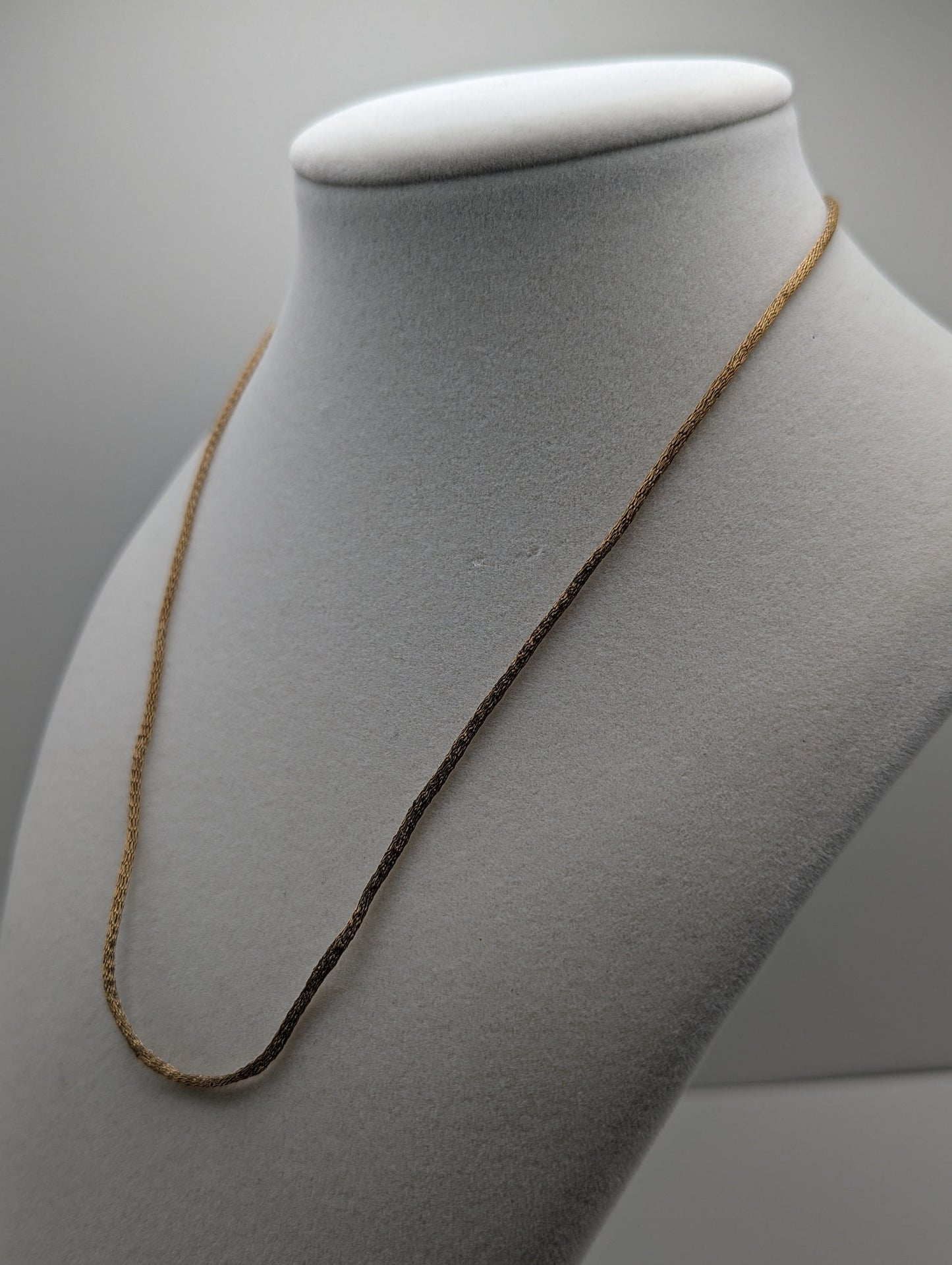 Unique 14k Italian MILOR Ladies Mesh Wire Necklace, 14k Round Cord Necklace, 14k Stretch Mesh Chain, 14k Vintage Italian Mech Necklace