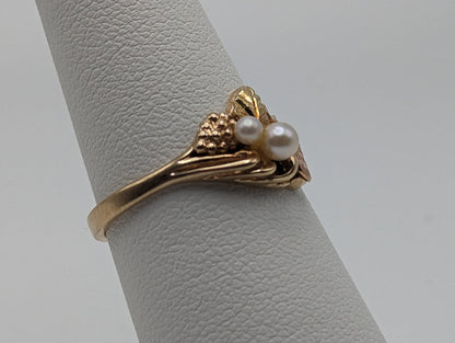 10k Landstroms Black Hills Gold Tri Colored 10k Leaf Pearl Vine Ring. Womens Blacks Hills Trio Gold Pearl Vine Ring. Pearl Vine Ring.