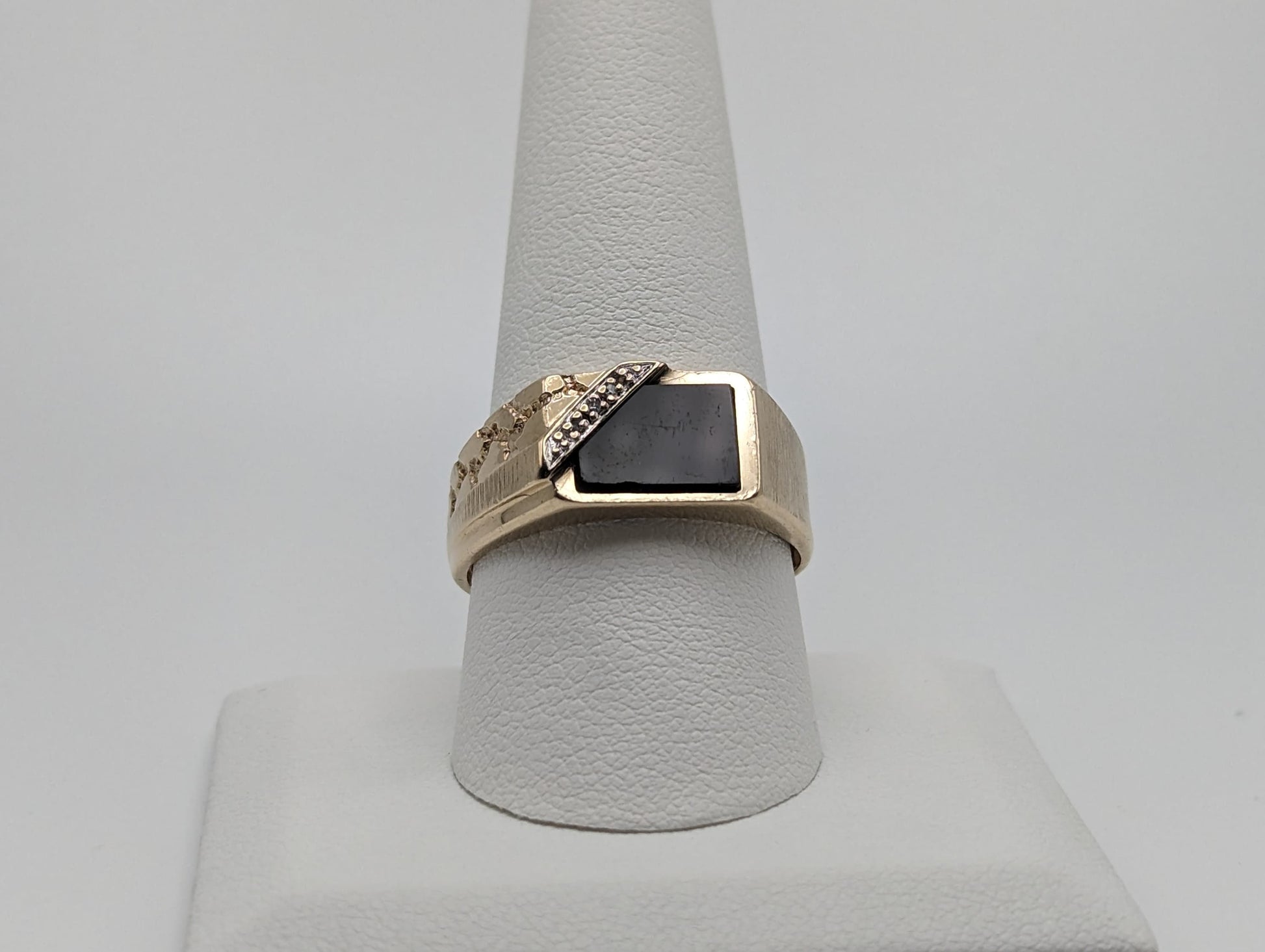 Vintage 5.7gr Yellow Gold 10k Rectangle Black Onyx and Diamond Nugget Ring Midnight Black Onyx Diamond Ring. 10k Diamond Onyx Signet Ring