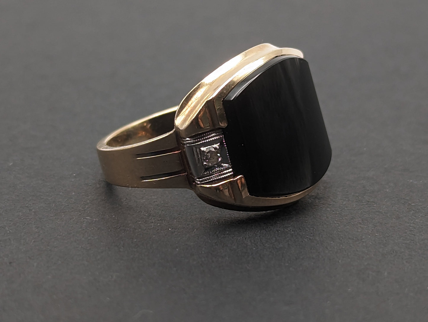 Vintage 5.7gr Yellow Gold 10k Rectangle Black Onyx and Diamond Ring Black Onyx Diamond Ring. 10k Vintage Diamond Onyx Signet Ring