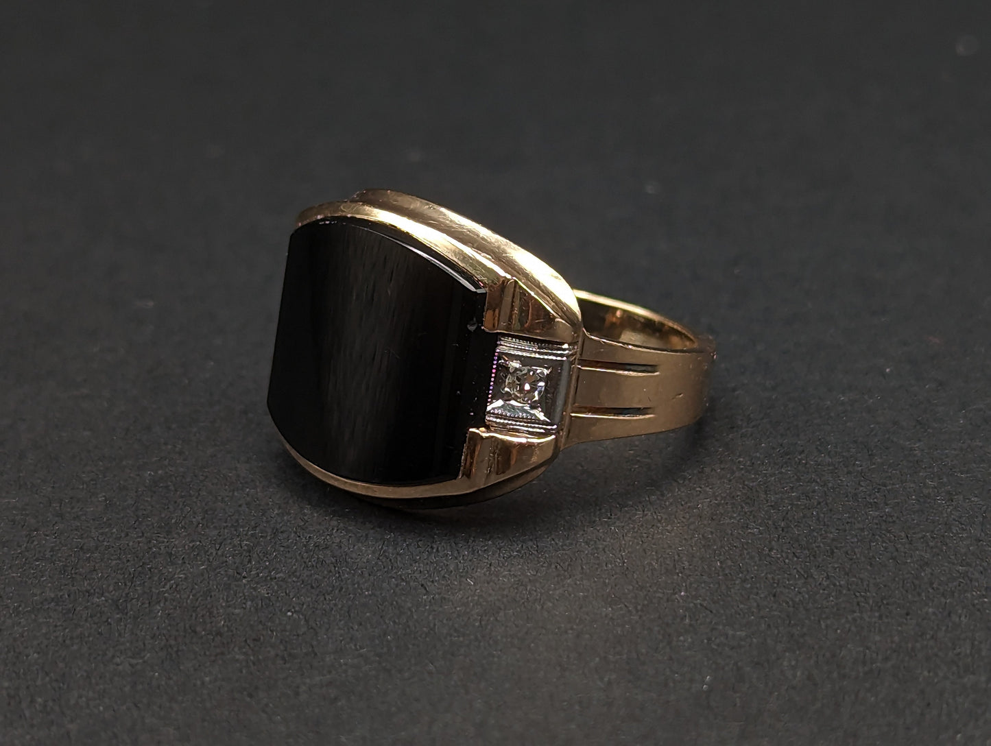 Vintage 5.7gr Yellow Gold 10k Rectangle Black Onyx and Diamond Ring Black Onyx Diamond Ring. 10k Vintage Diamond Onyx Signet Ring