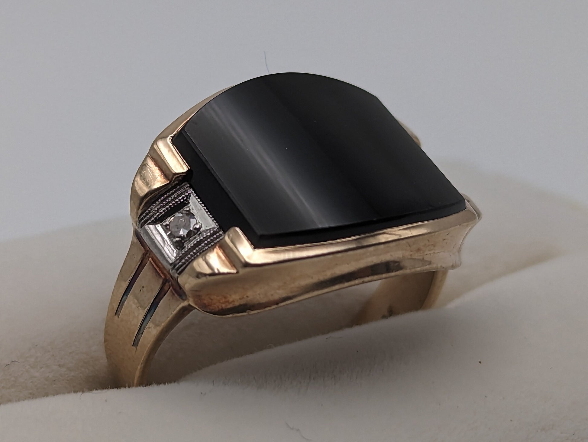 Vintage 5.7gr Yellow Gold 10k Rectangle Black Onyx and Diamond Ring Black Onyx Diamond Ring. 10k Vintage Diamond Onyx Signet Ring