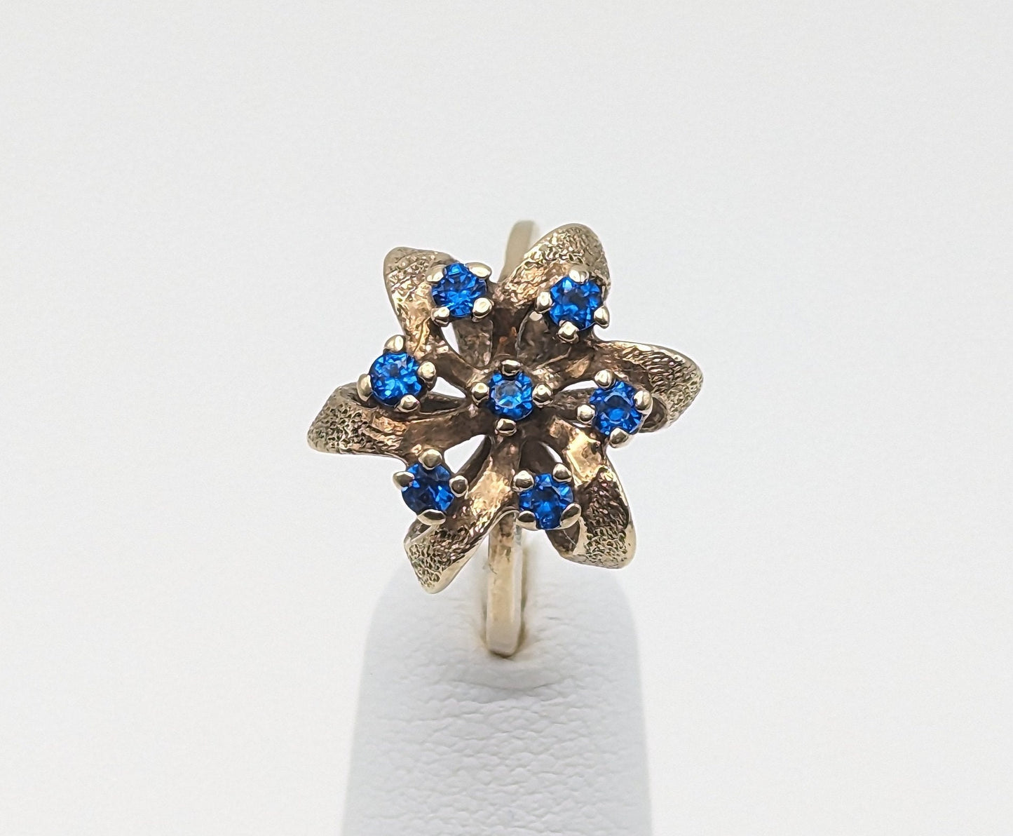 Vintage Blue Spinal 10k Flower Ring. 10k Flower Ring. Vintage Blue Spinal 10k Flower Band. Flower Ring 10k