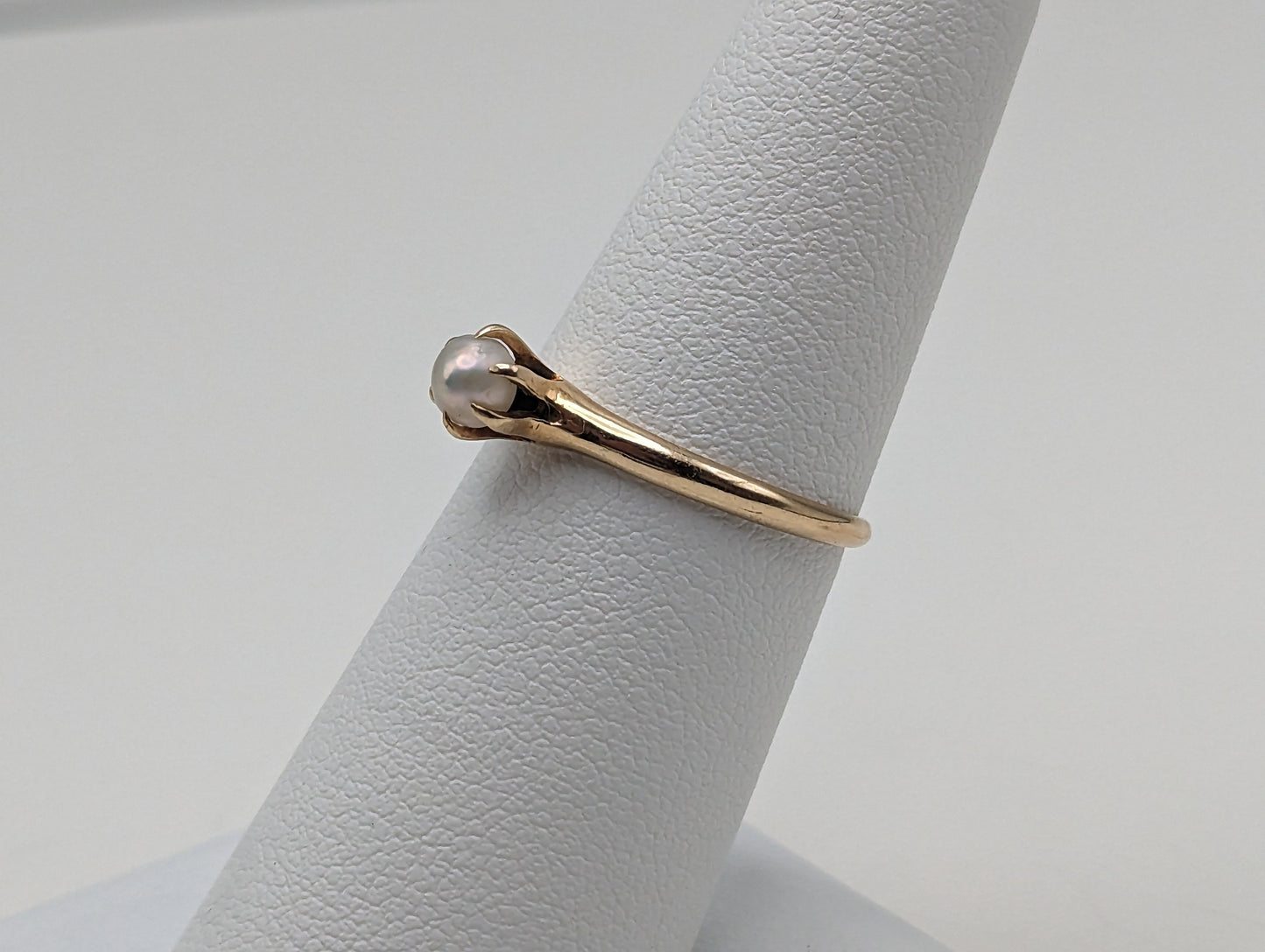 Yellow Gold 14k Vintage Pearl Ring. 14k Yellow Gold Vintage Womens Pearl Ring. 10K Solitaire Pearl Ring. Engagement Pearl Ring.