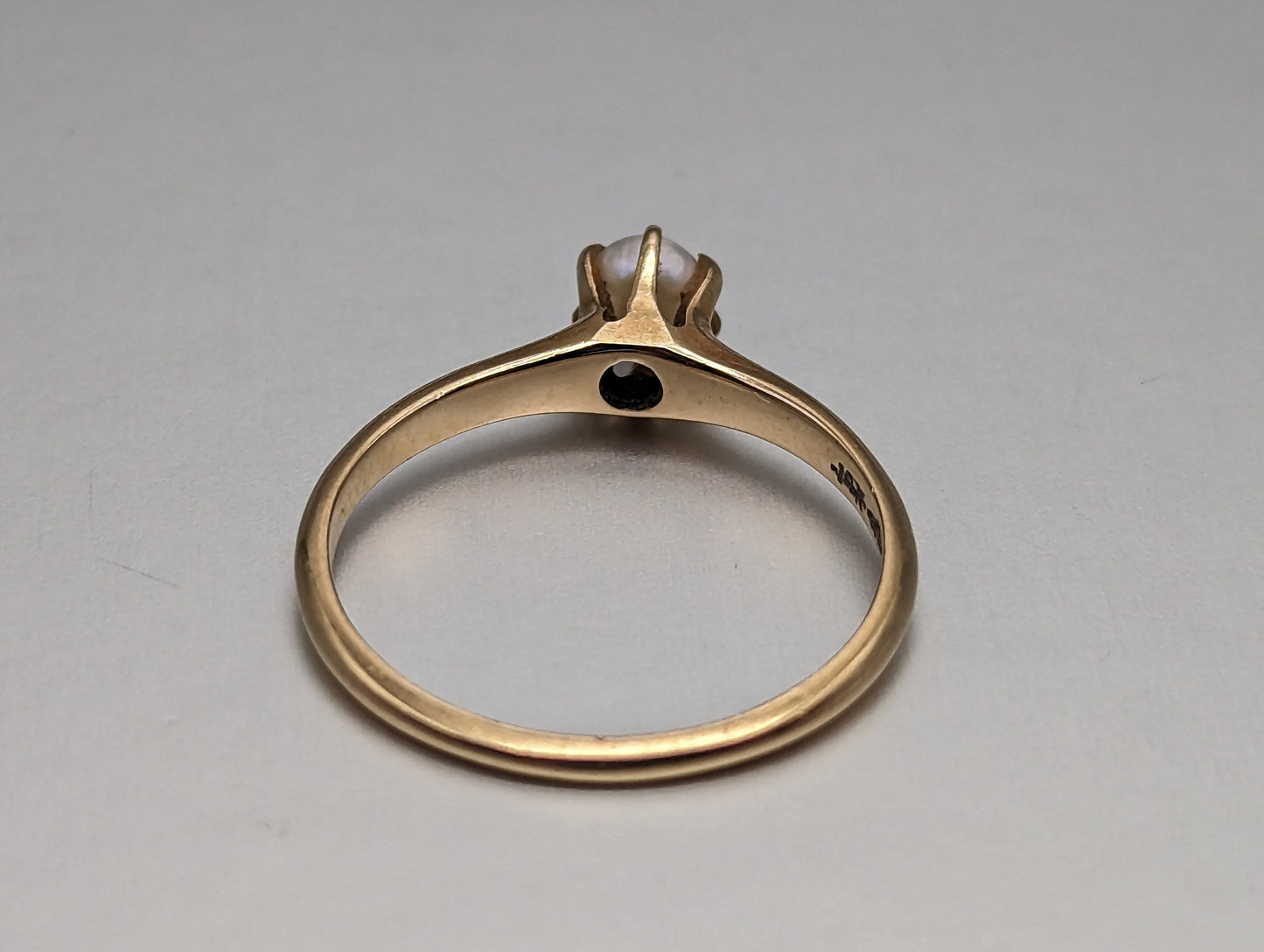 Yellow Gold 14k Vintage Pearl Ring. 14k Yellow Gold Vintage Womens Pearl Ring. 10K Solitaire Pearl Ring. Engagement Pearl Ring.