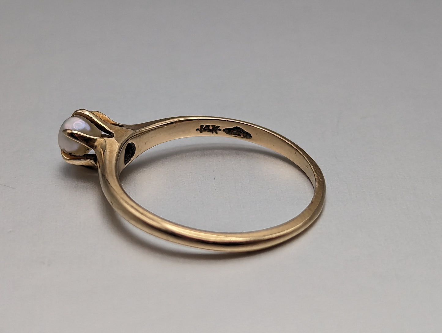 Yellow Gold 14k Vintage Pearl Ring. 14k Yellow Gold Vintage Womens Pearl Ring. 10K Solitaire Pearl Ring. Engagement Pearl Ring.