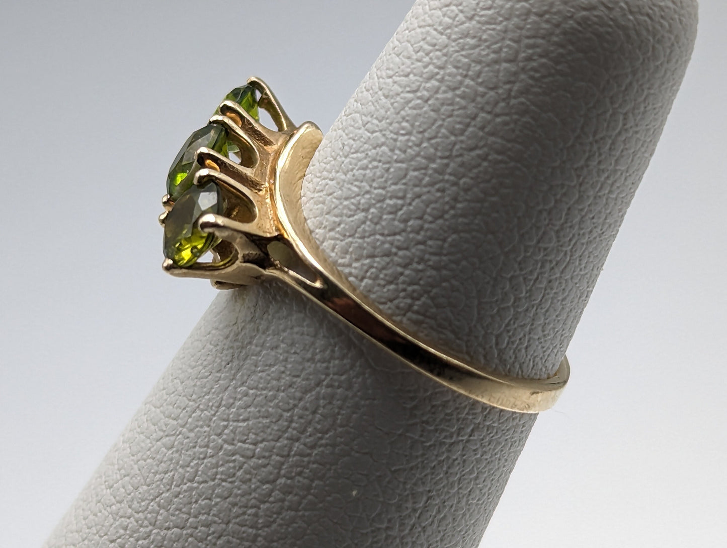 Yellow Gold 10k Three Stone .75 ct Peridot Ring. Womens Peridot Yellow Gold Ring. Green Peridot Ring. Promise Ring