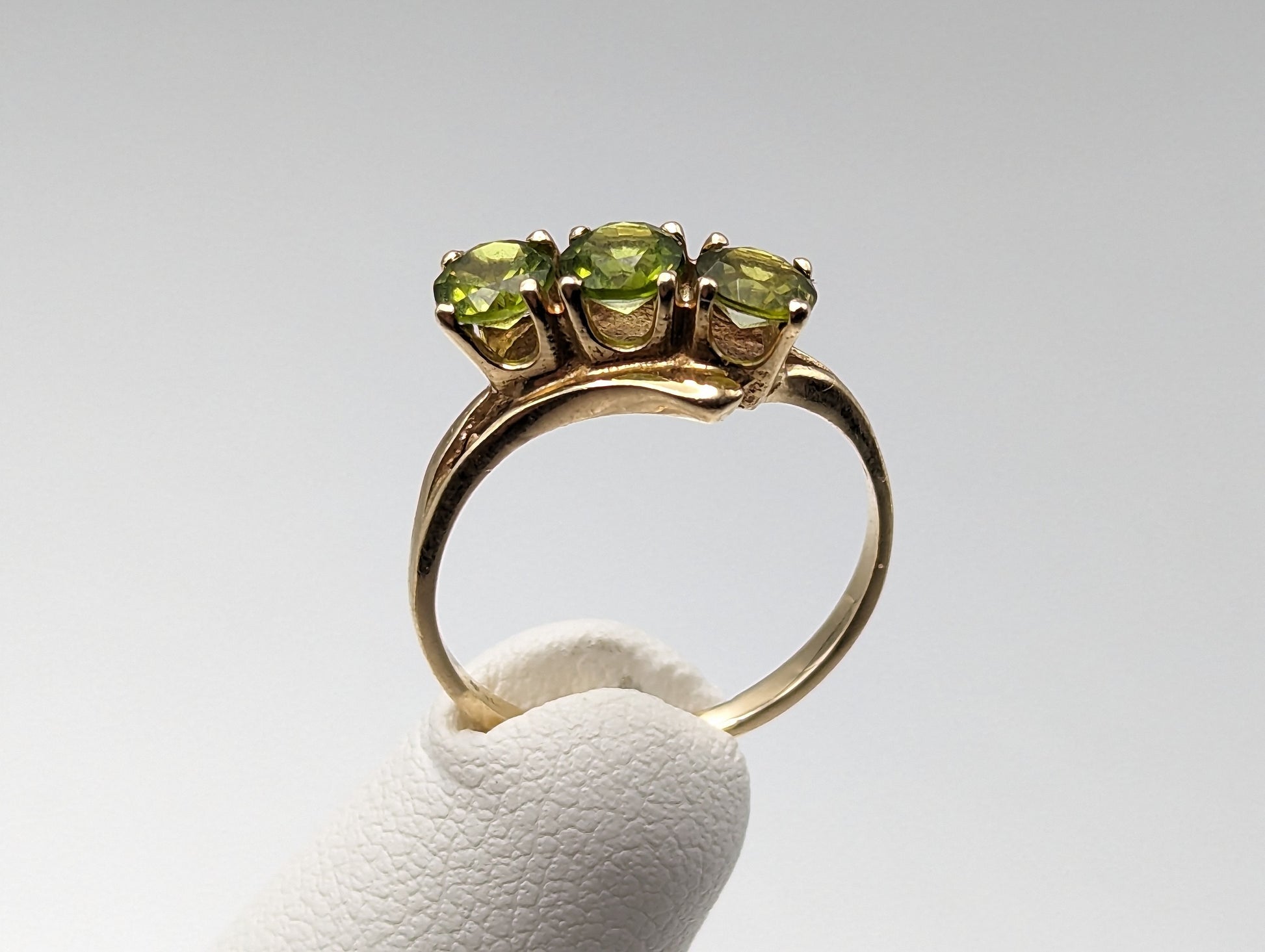 Yellow Gold 10k Three Stone .75 ct Peridot Ring. Womens Peridot Yellow Gold Ring. Green Peridot Ring. Promise Ring