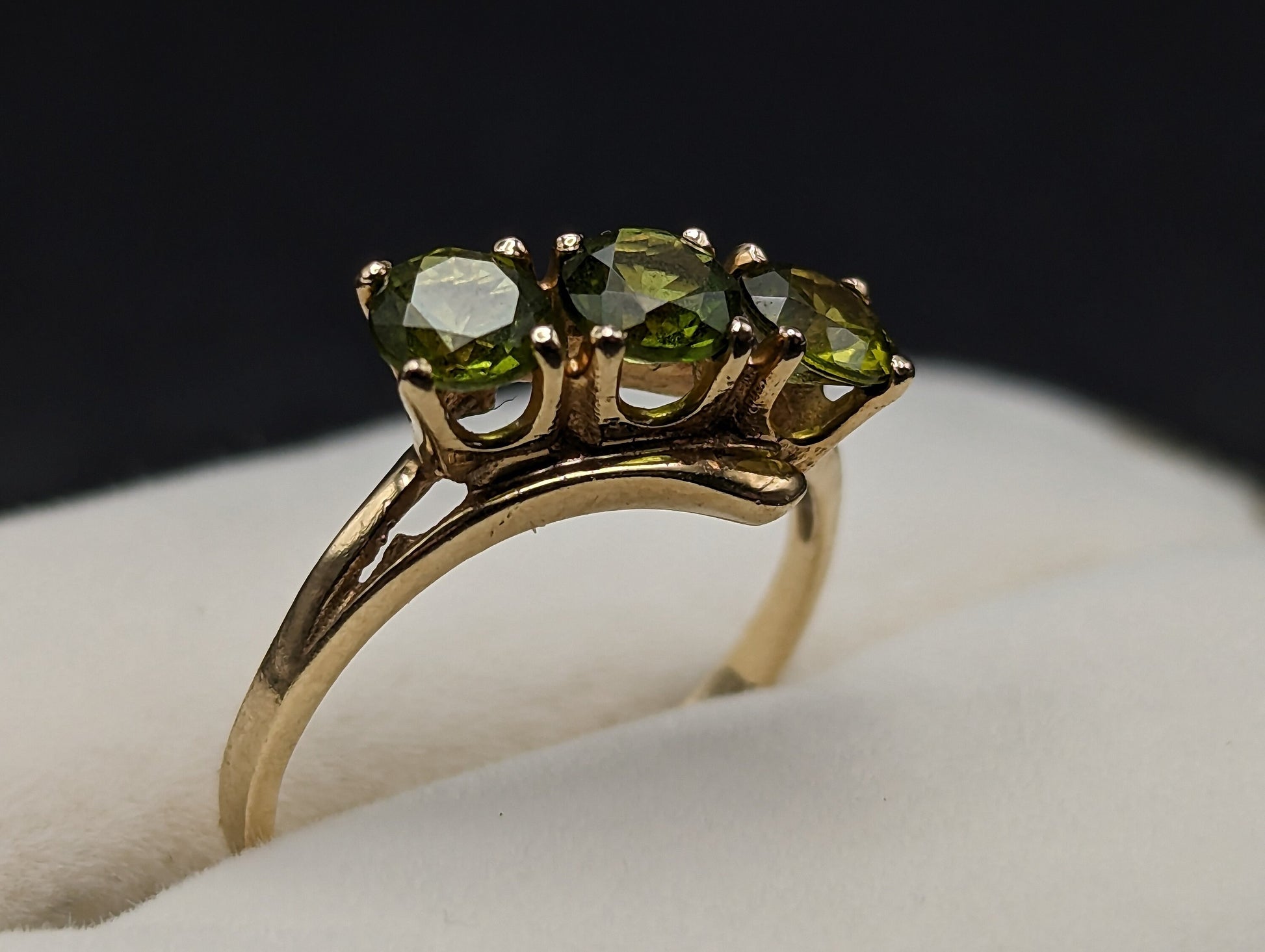 Yellow Gold 10k Three Stone .75 ct Peridot Ring. Womens Peridot Yellow Gold Ring. Green Peridot Ring. Promise Ring