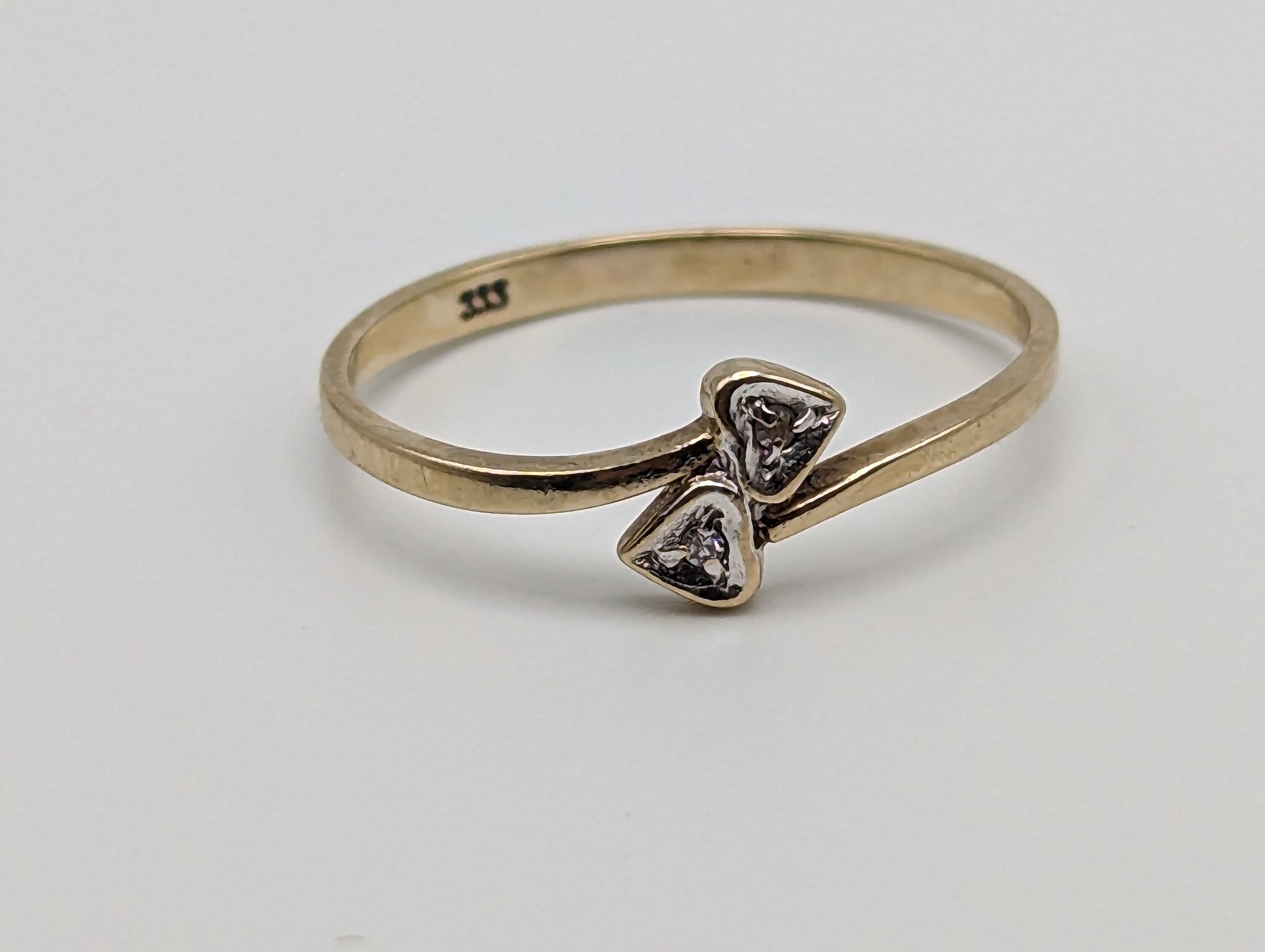 8k Stackable Twist Diamond Heart Band. 8k Heart Ring. Minimalist Wedding Band. Two Heart Diamond Ring.