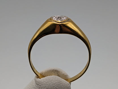 8k Gold Vintage Diamond Heart Ring. 8k Gold Diamond Heart Ring. 10k Heart Ring with Diamonds. 10k Heart Diamond Ring.