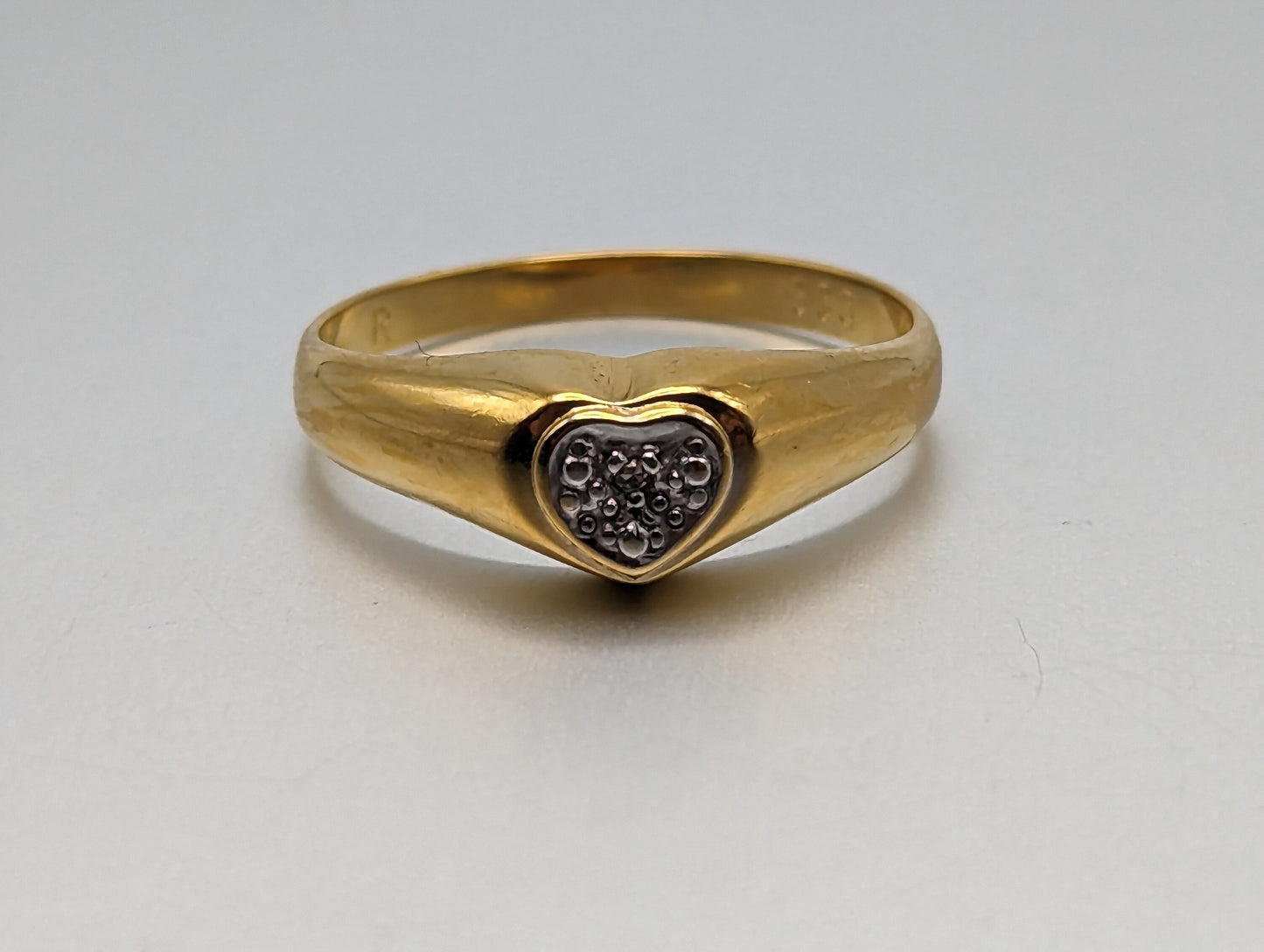 8k Gold Vintage Diamond Heart Ring. 8k Gold Diamond Heart Ring. 10k Heart Ring with Diamonds. 10k Heart Diamond Ring.