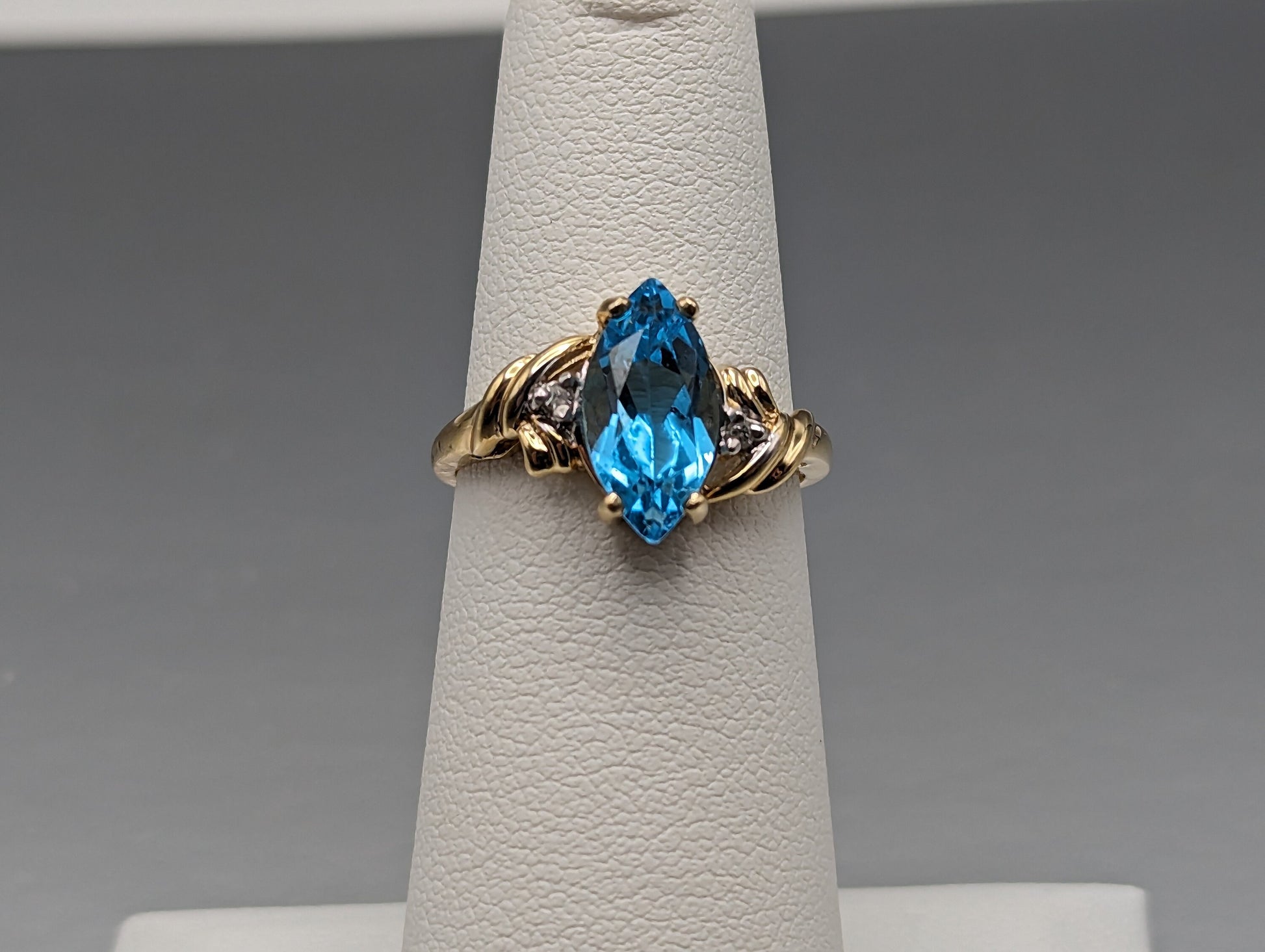 Vintage 14k 1.5ct Swiss Blue Topaz Diamond Ring. 14k Yellow Gold Womens Swiss Blue Topaz Diamond Ring. Swiss Blue Topaz Marquise 14k Band.