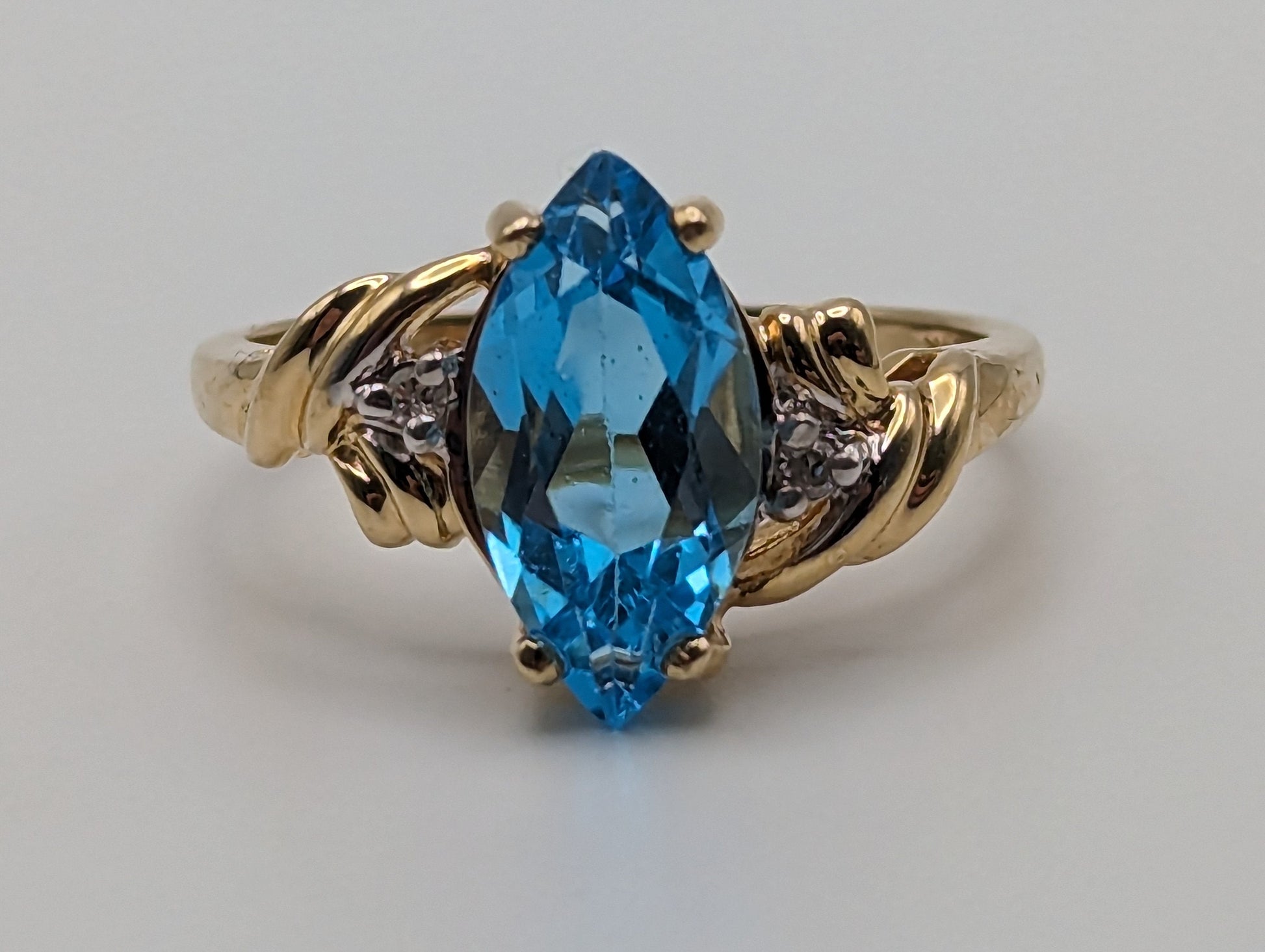 Vintage 14k 1.5ct Swiss Blue Topaz Diamond Ring. 14k Yellow Gold Womens Swiss Blue Topaz Diamond Ring. Swiss Blue Topaz Marquise 14k Band.