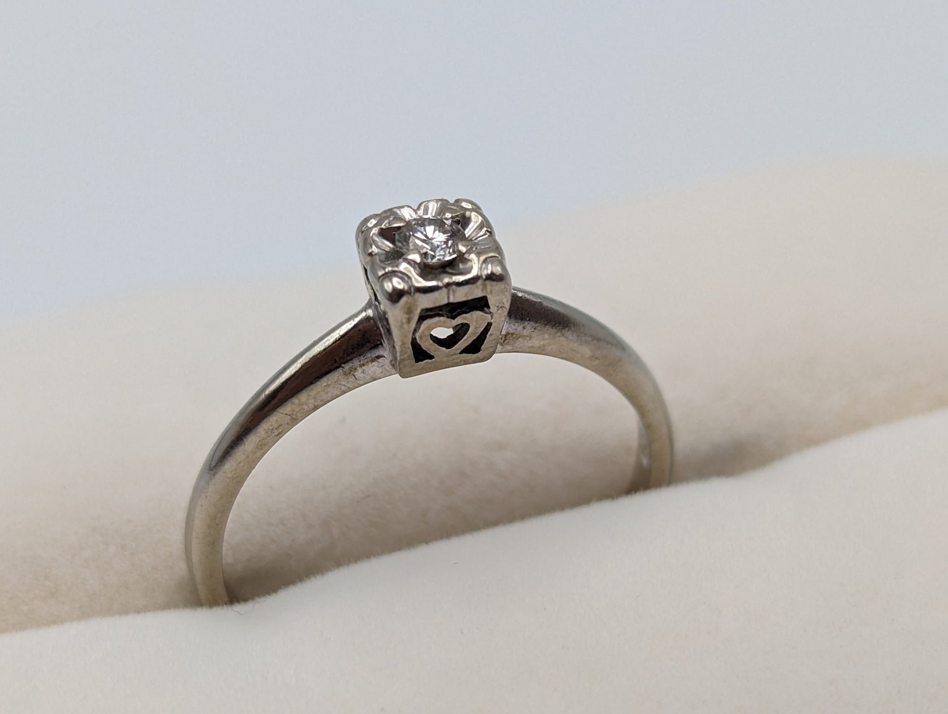 Antique Art Deco 14k White Gold Cathedral Setting Diamond Solitaire Ring. 14k White Gold Diamond Engagement Ring.