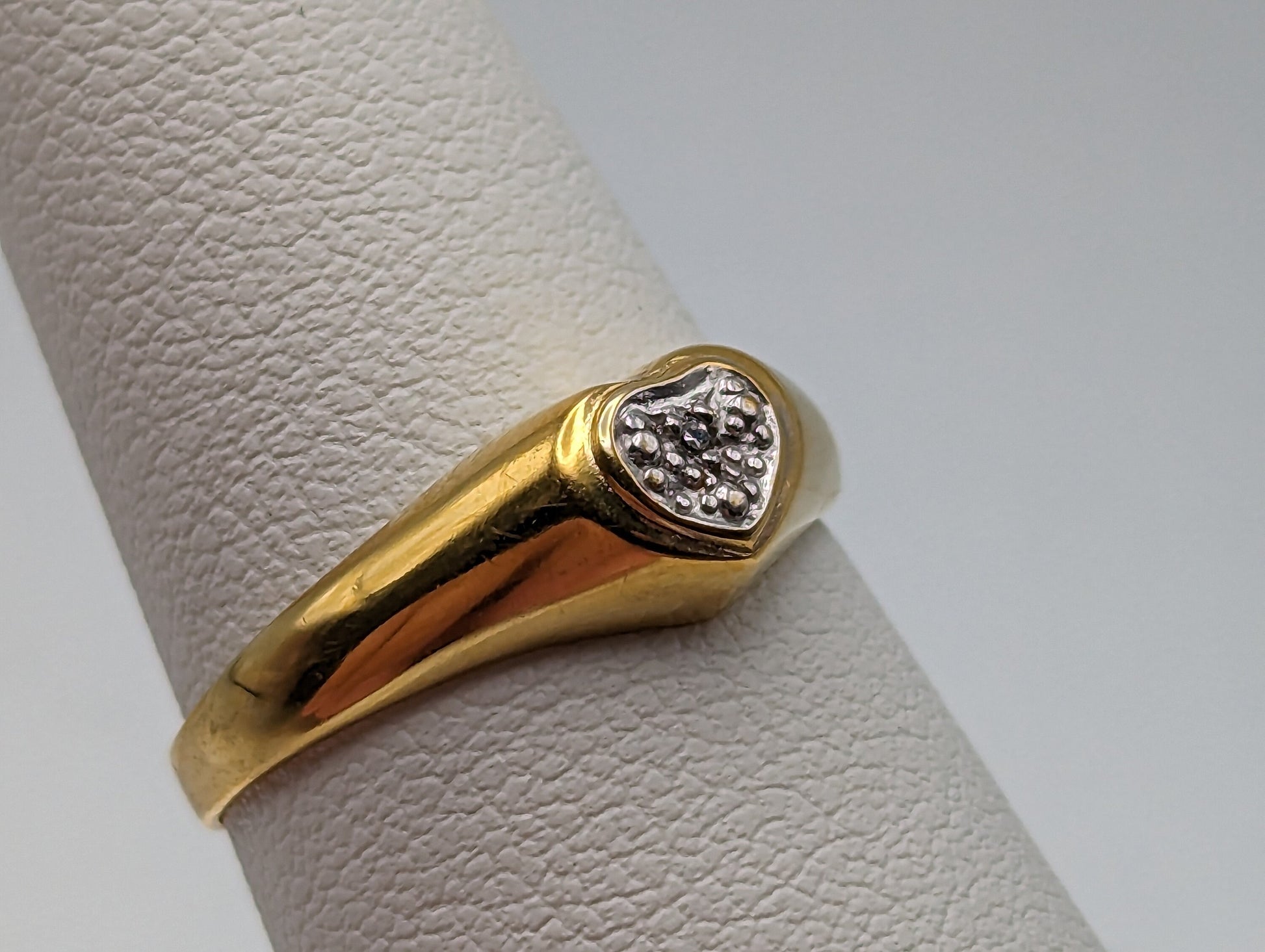 8k Gold Vintage Diamond Heart Ring. 8k Gold Diamond Heart Ring. 10k Heart Ring with Diamonds. 10k Heart Diamond Ring.