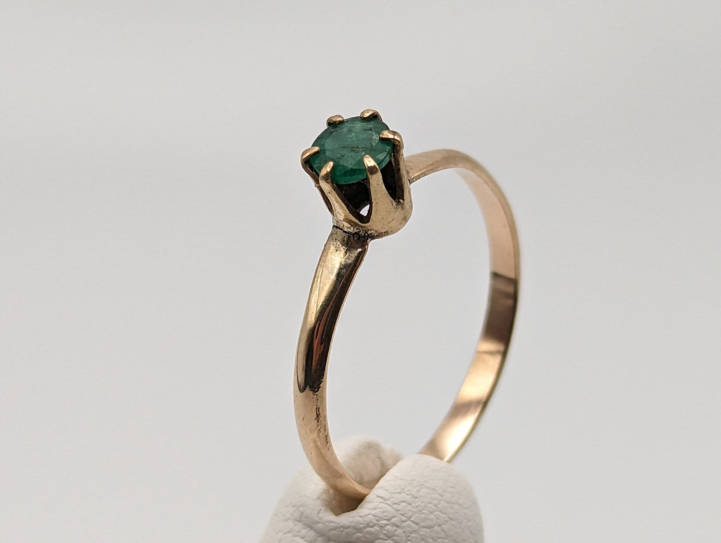 Vintage 10k Yellow Gold Solitaire Green Stone Ring in Cathedral setting 10k Gold Victorian Claw. 10k Gold Promise Ring.