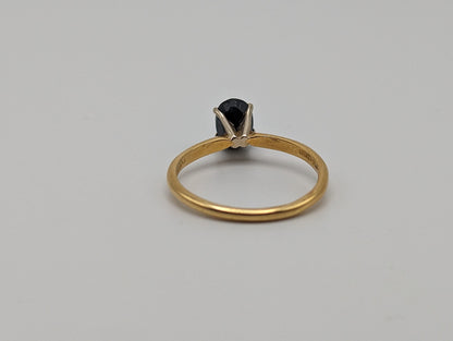 18k Yellow Gold Solitaire Blue Sapphire Engagement Ring. Vintage Sapphire Ring. 18K Oval Sapphire ring with Platinum Tiffany Mounting.