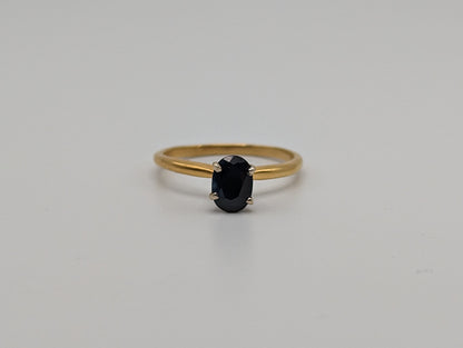 18k Yellow Gold Solitaire Blue Sapphire Engagement Ring. Vintage Sapphire Ring. 18K Oval Sapphire ring with Platinum Tiffany Mounting.
