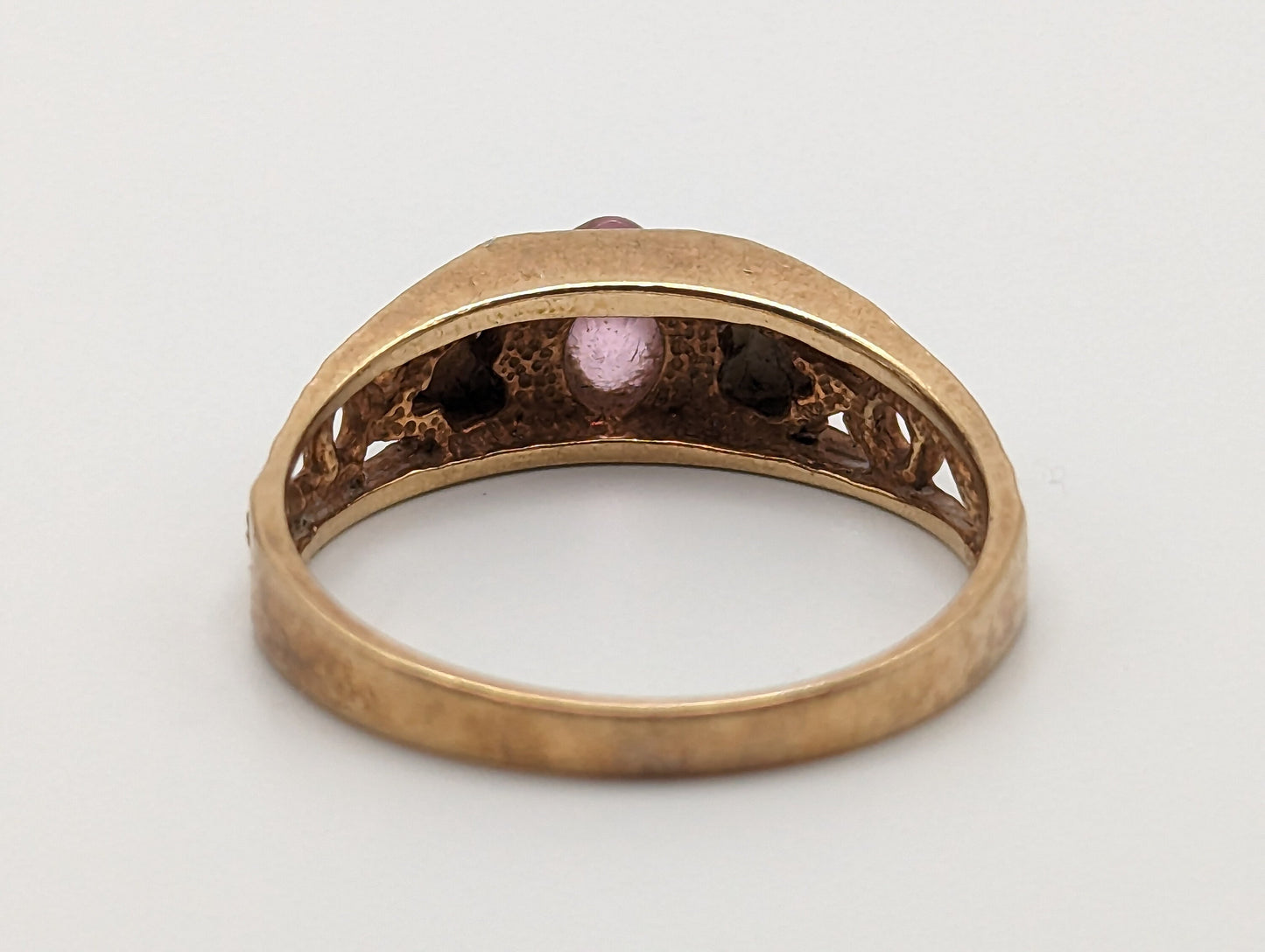 10k Black Hills Gold Pink Stone Ring. 10k Leaf Pink Stone Vine Ring. 10k Womens Black Hills Vine Ring.