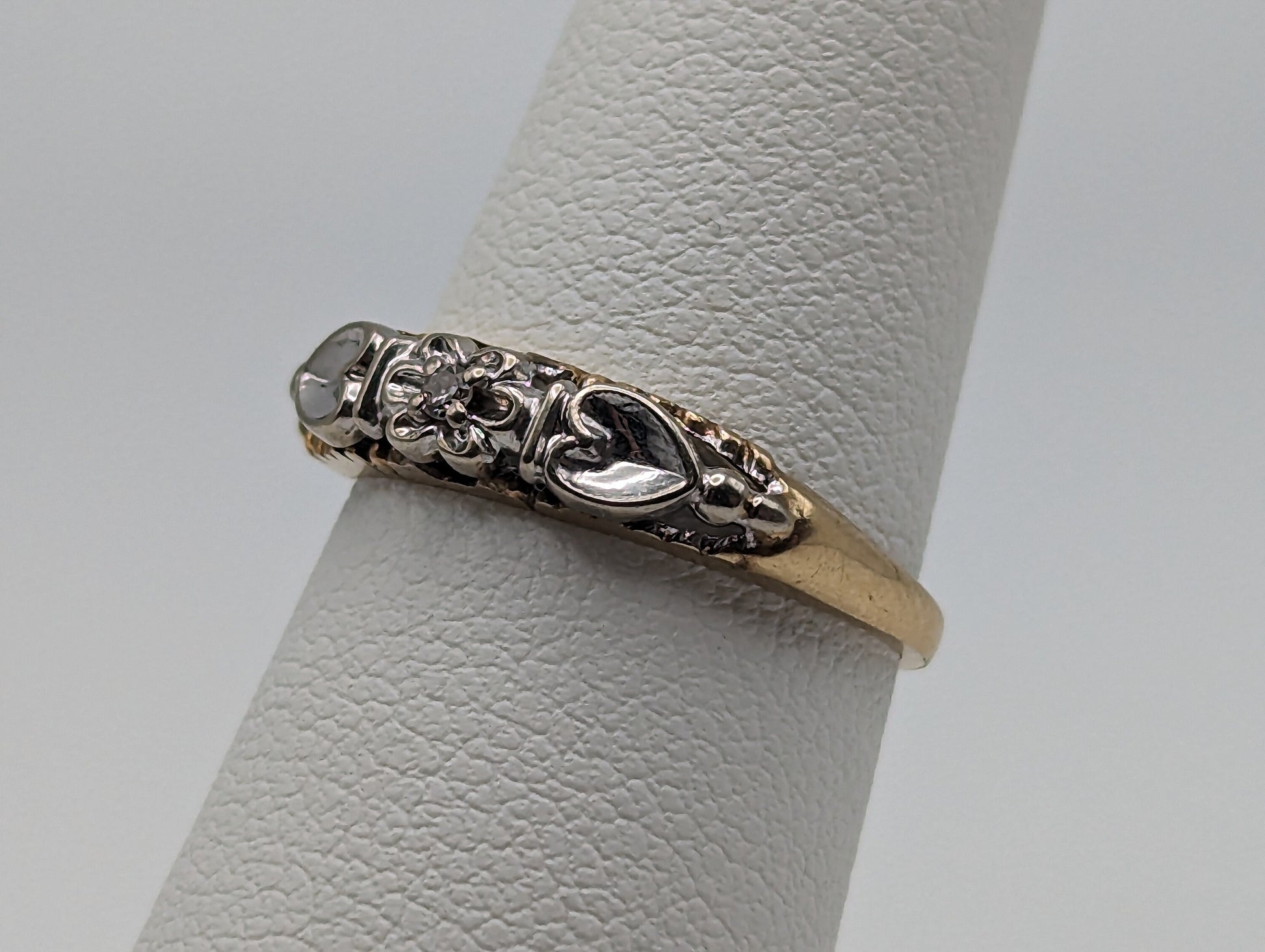 Antique Art Deco 14k White and Yellow Gold Wedding Ring. 14k White and Yellow Gold Diamond Wedding Band. Anniversary Band.