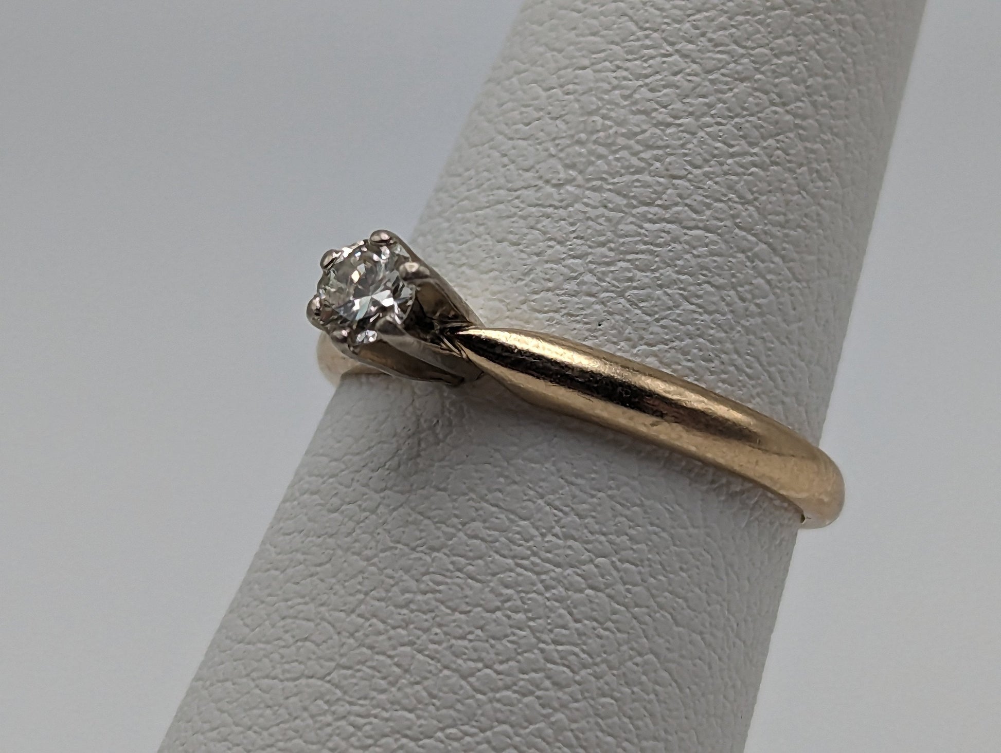 Vintage 14k Claw Setting Diamond Solitaire Ring. 14k Yellow Gold Diamond Engagement Ring. 14k Claw Crest Diamond Ring. Diamond Wedding Ring