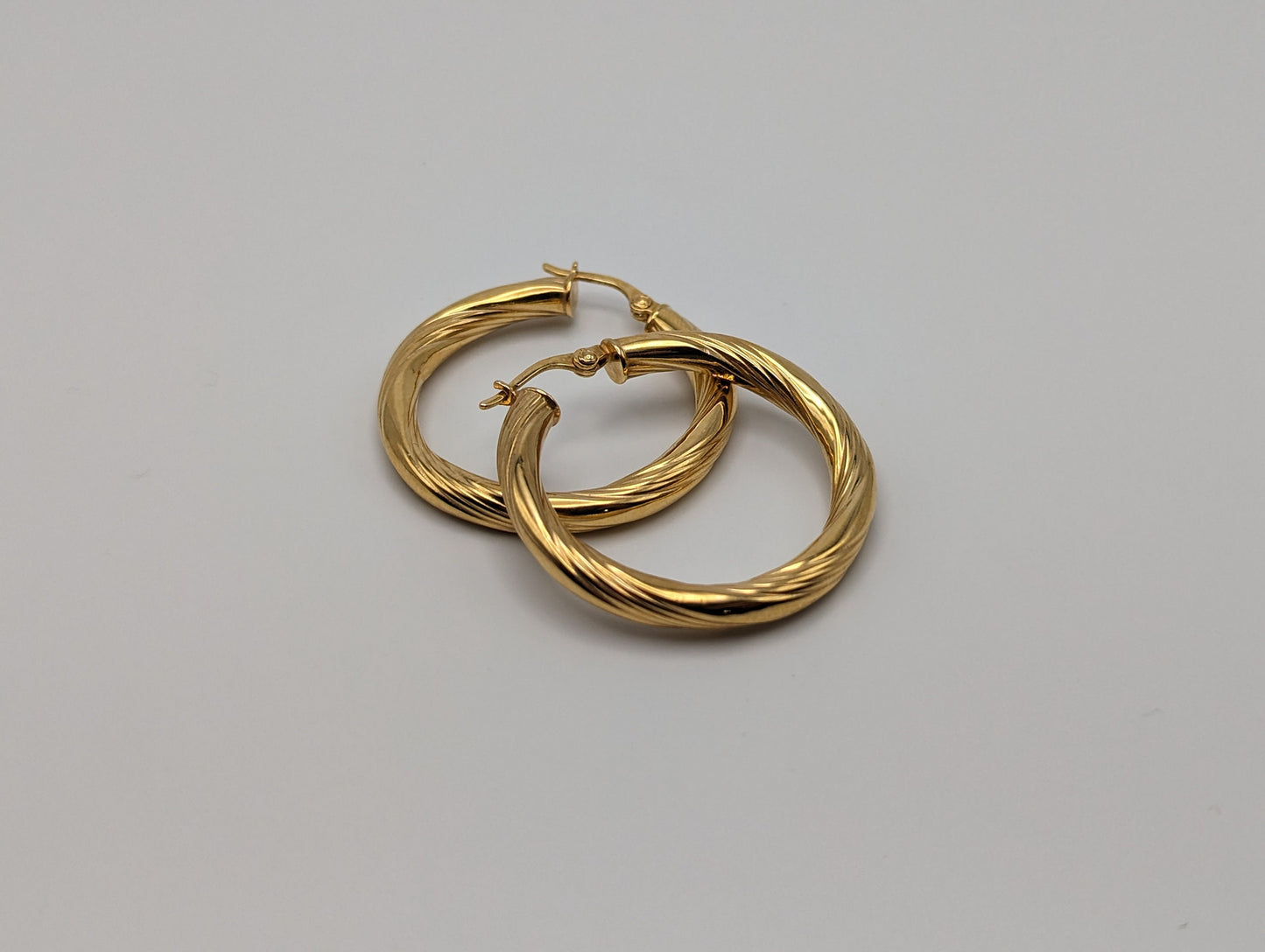 Large 14k Gold Twisted Hoop Earrings. Italian Hoop Earrings. Gold Hoops. Dainty Hoops. Made in Italy. 14k Classic Hoops. Twisted Gold Hoops.