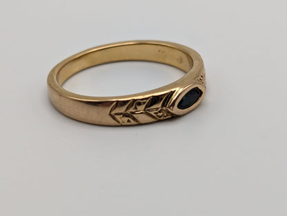 18k Yellow Gold Womens Tourmaline Ring. 18k Blue Tourmaline Ring. 18k Tourmaline Minimalist Ring. Yellow Gold Hand Design Tourmaline Ring.