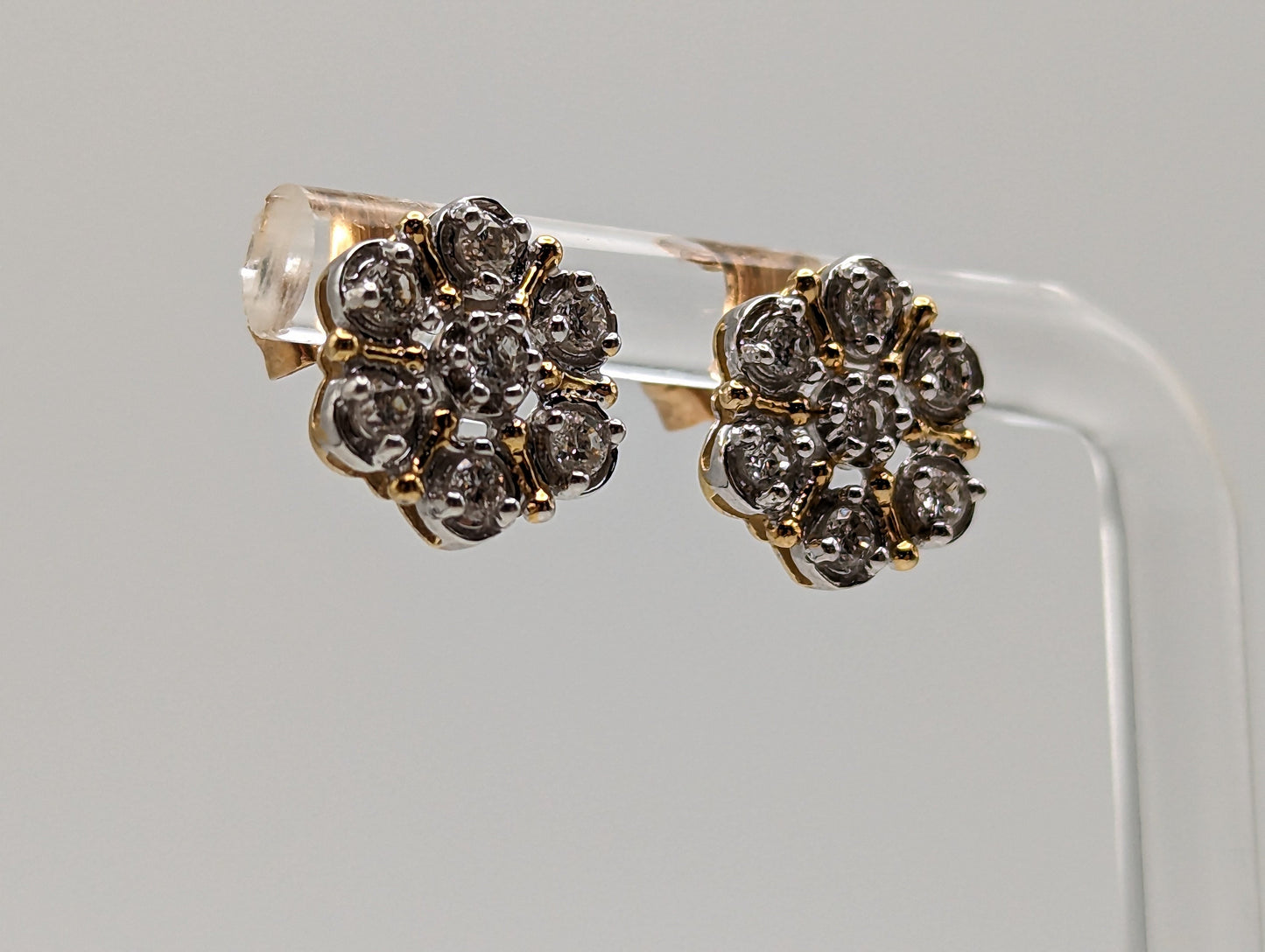 14k .70ctw Yellow Gold Diamond Daisy Earrings. 14k Daisy Studs. 14k Yellow Gold Flower Earrings. 14k Diamond Earrings.