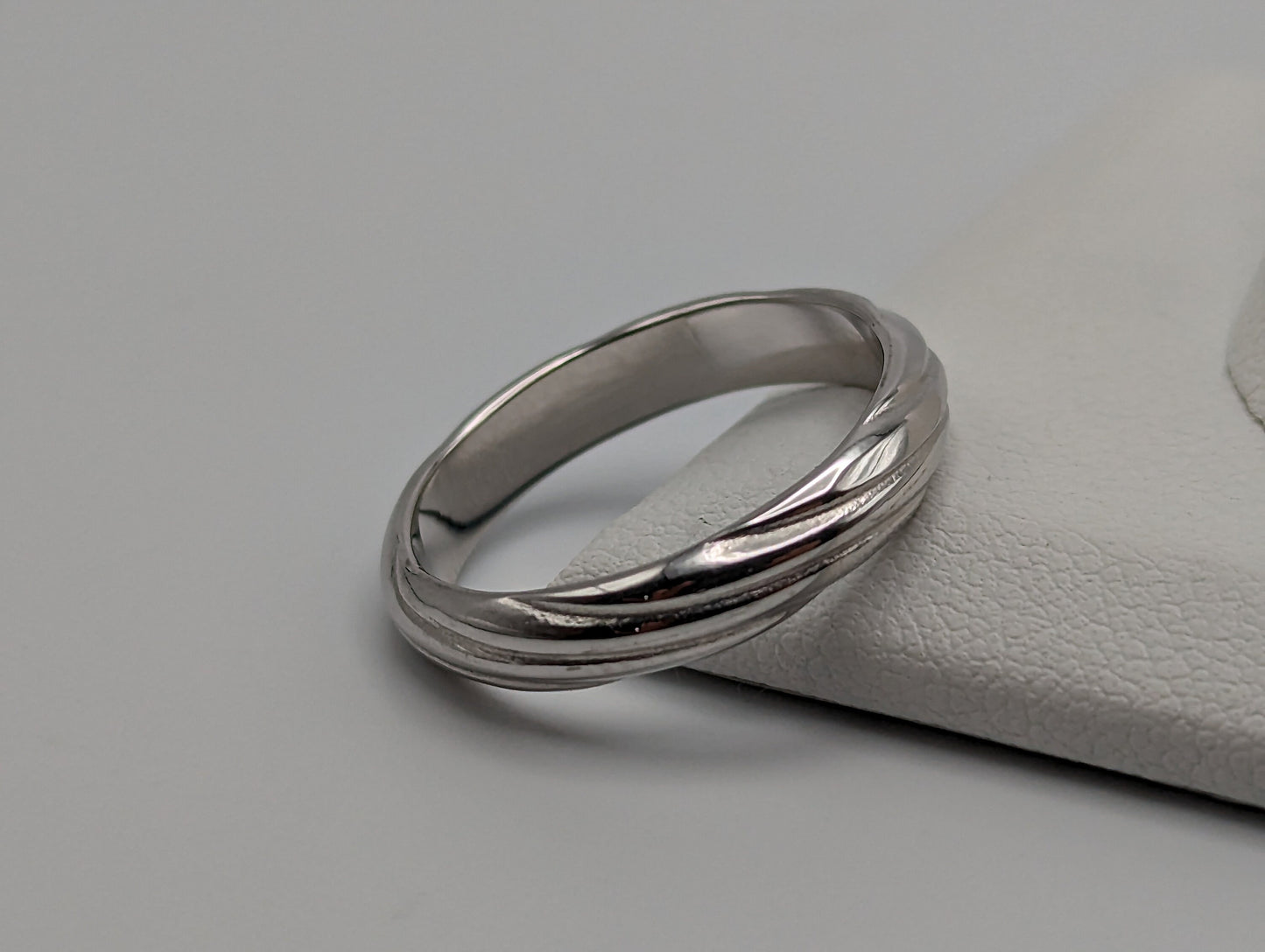 White Gold 18k 4mm Wedding Wide Band. 18k White Gold Anniversary Ring. 18k White Gold Handmade Women's Spacer Ring. Minimalist Gold Band.